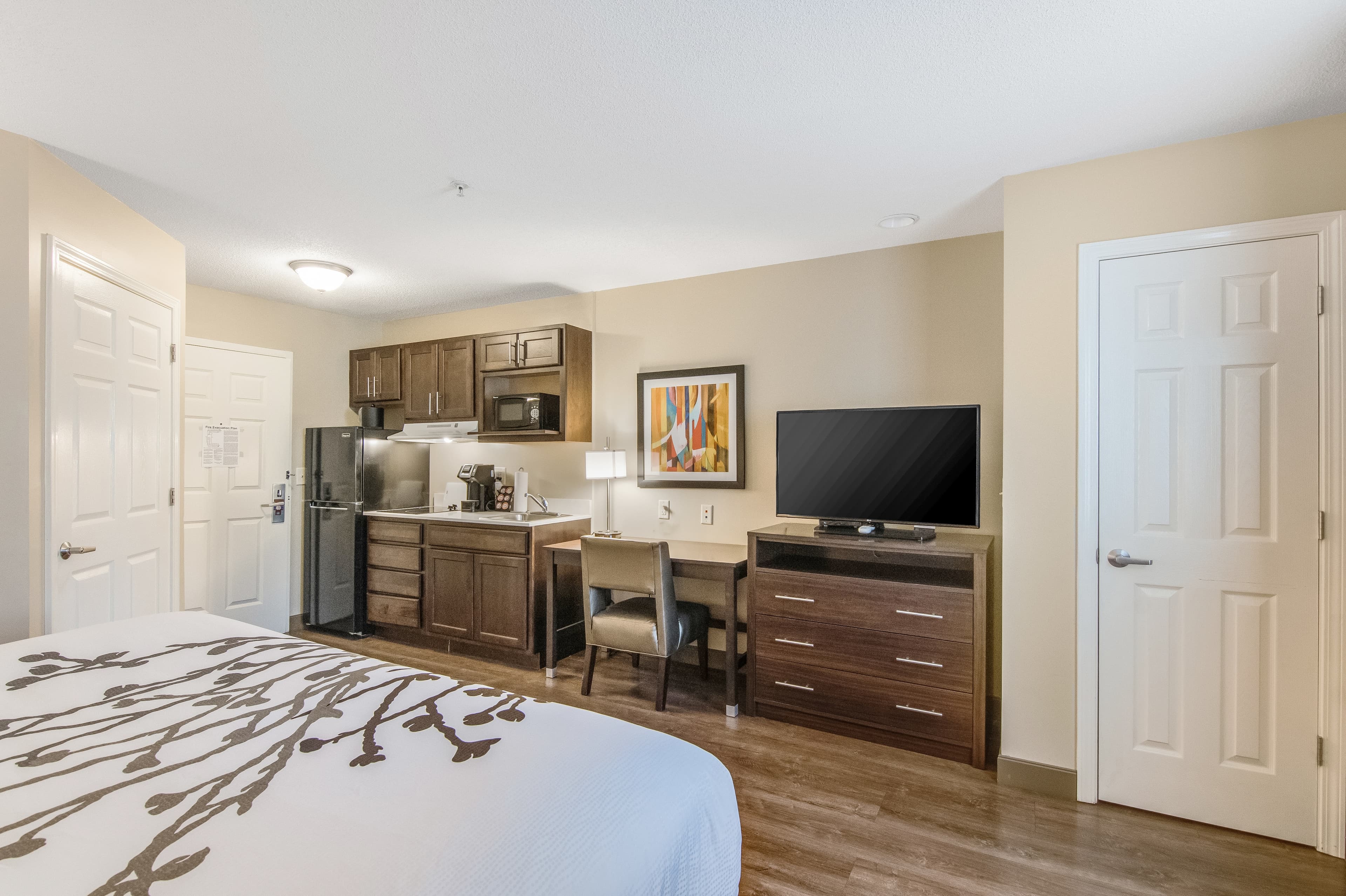 MainStay Suites Columbus near Fort Benning - Image 4