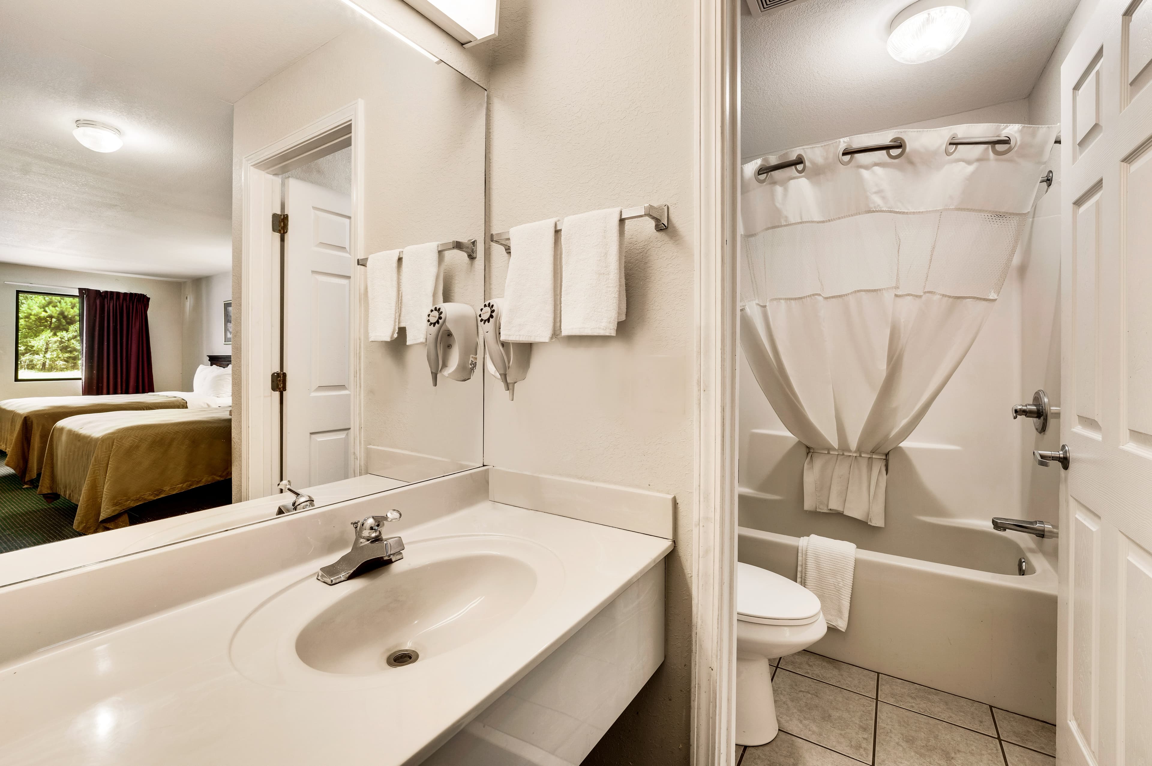 Rodeway Inn Sandersville — 25