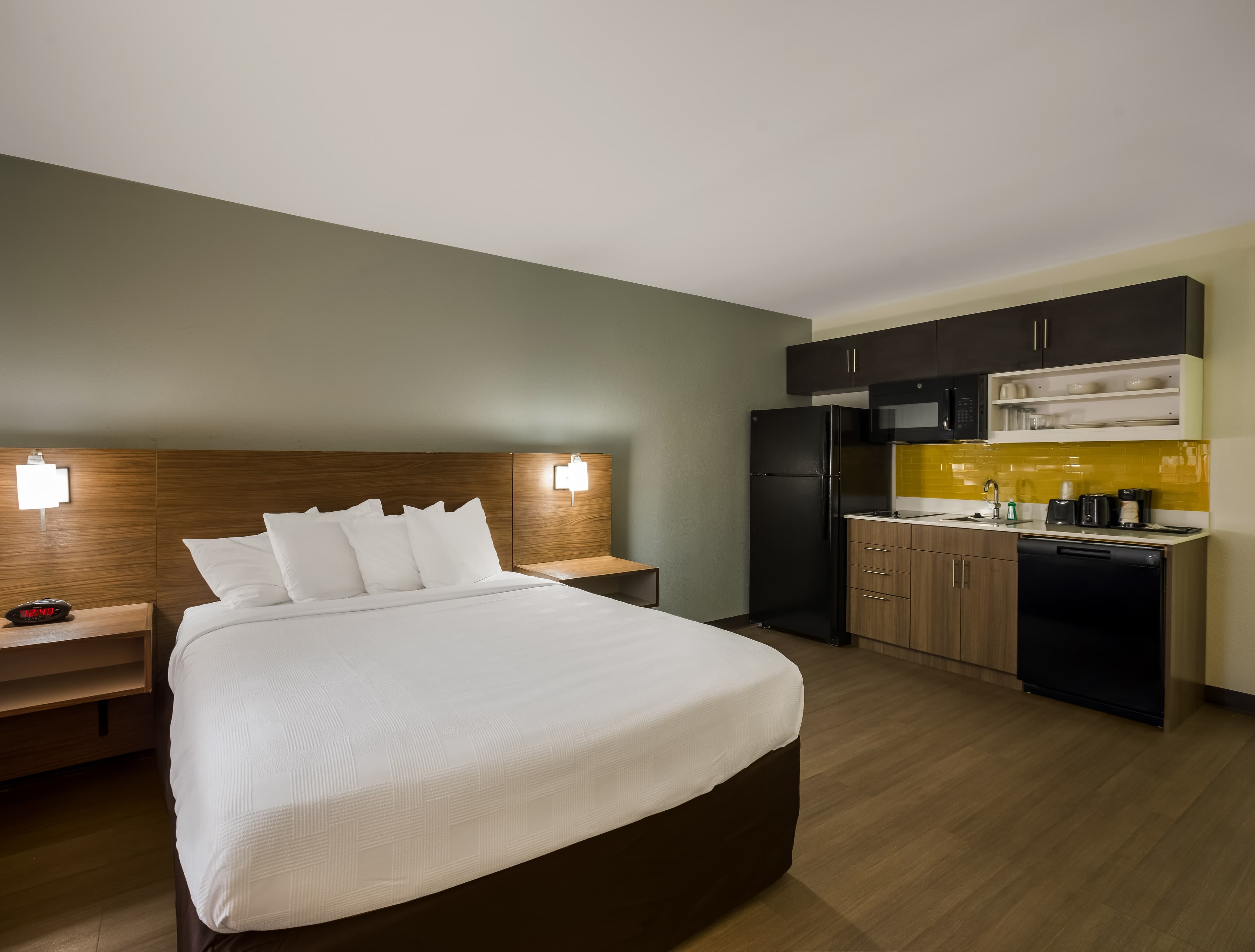 MainStay Suites Savannah Midtown - Image 2