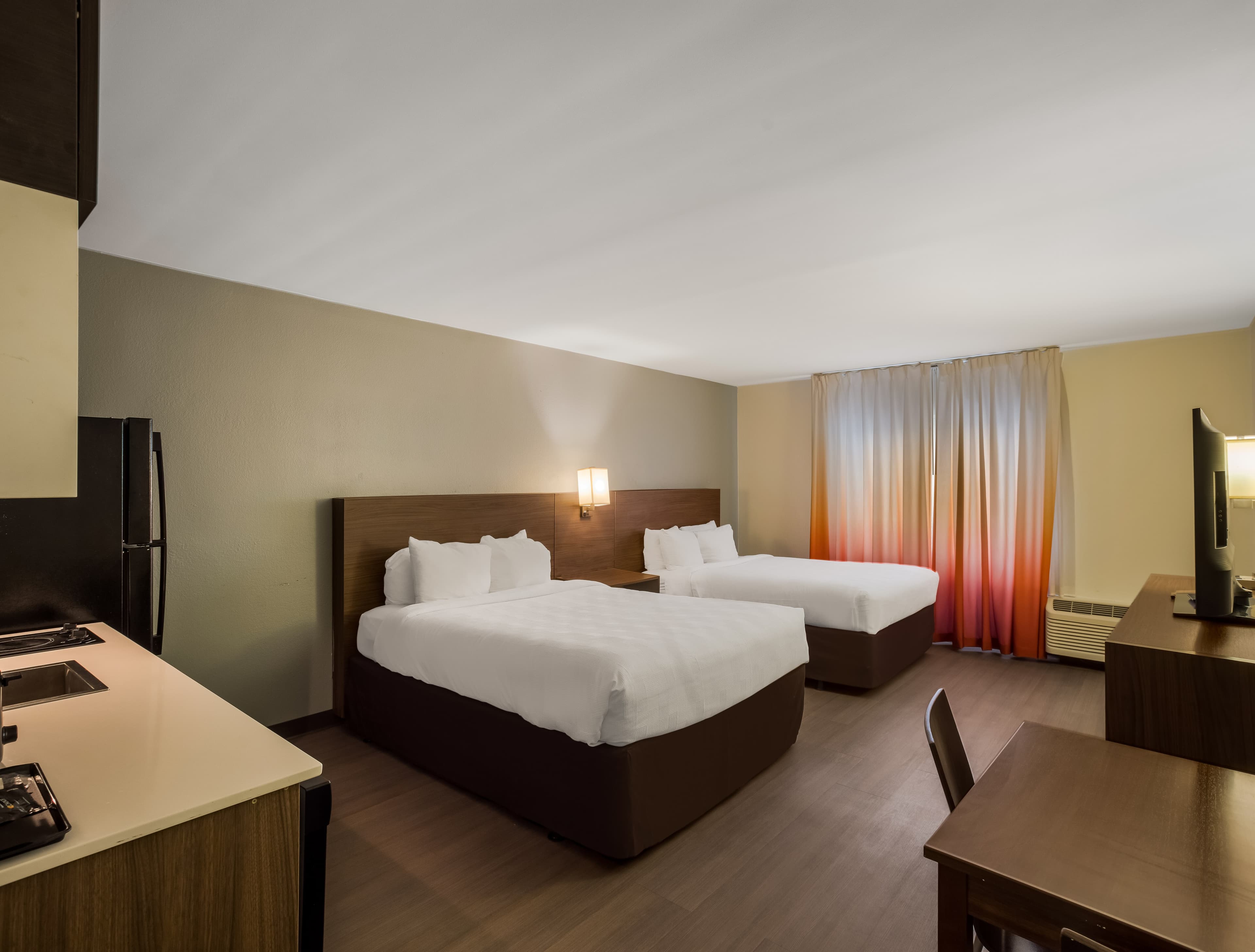 MainStay Suites Savannah Midtown — 17