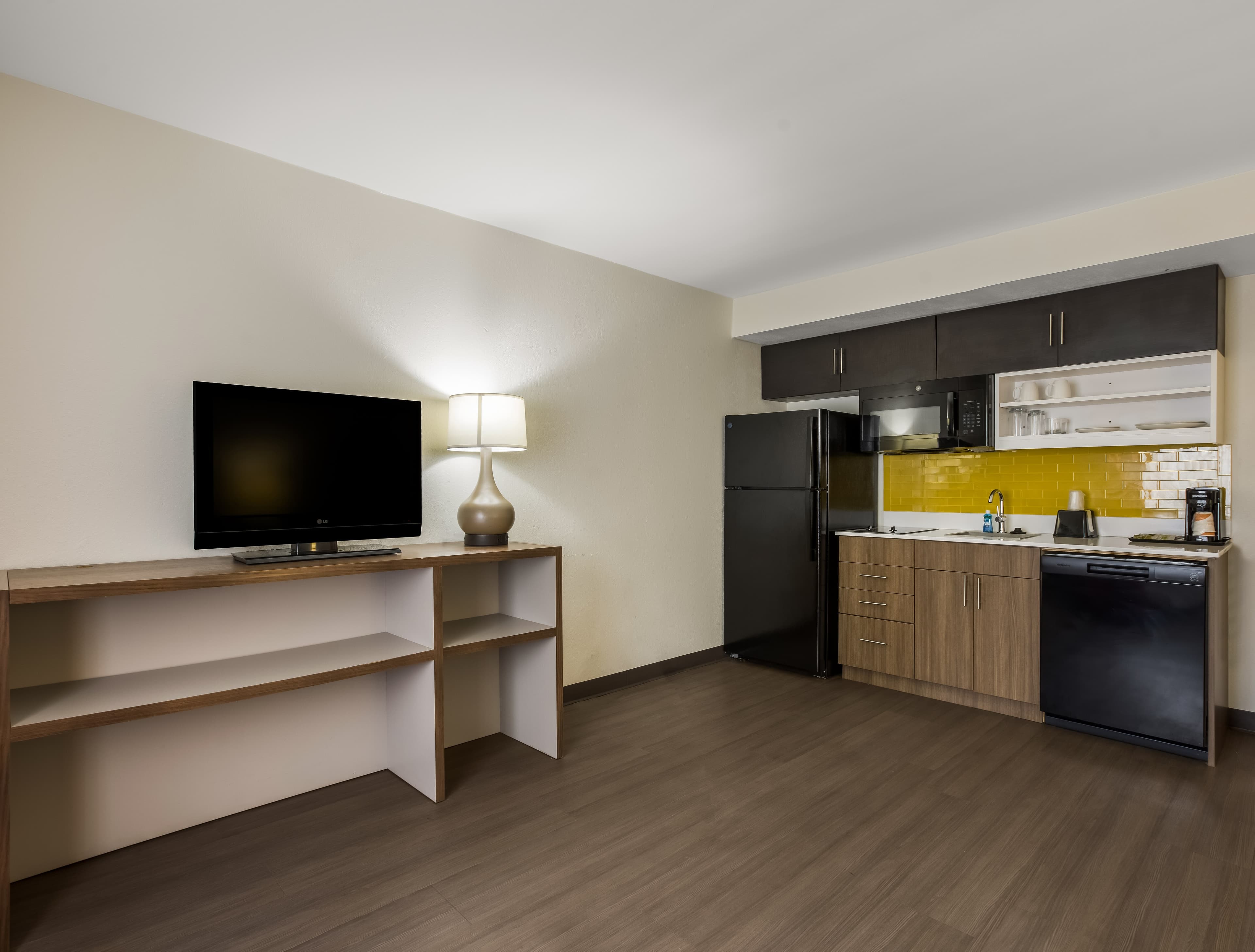 MainStay Suites Savannah Midtown — 8