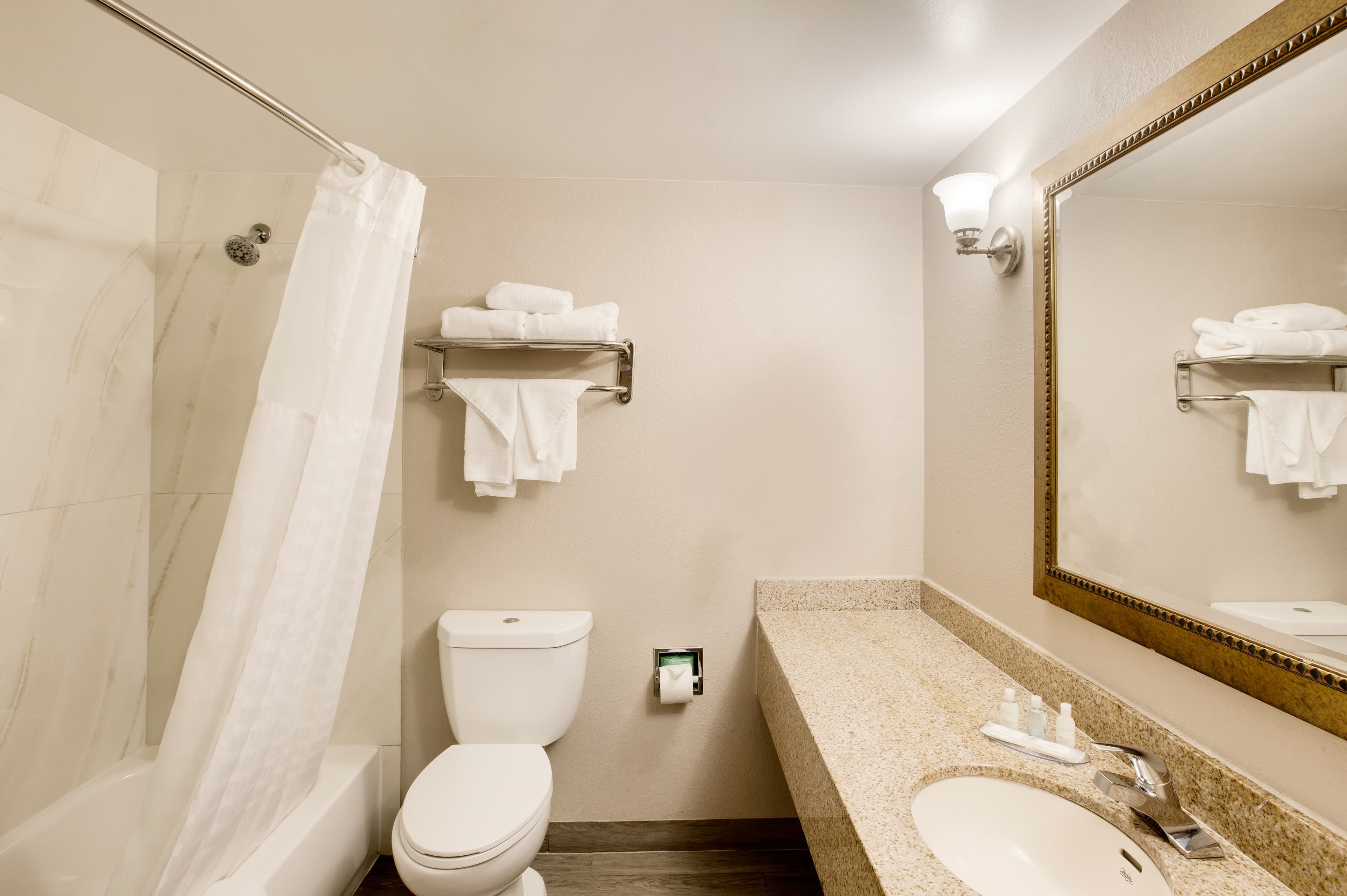 Clarion Pointe Atlanta Airport College Park — 11