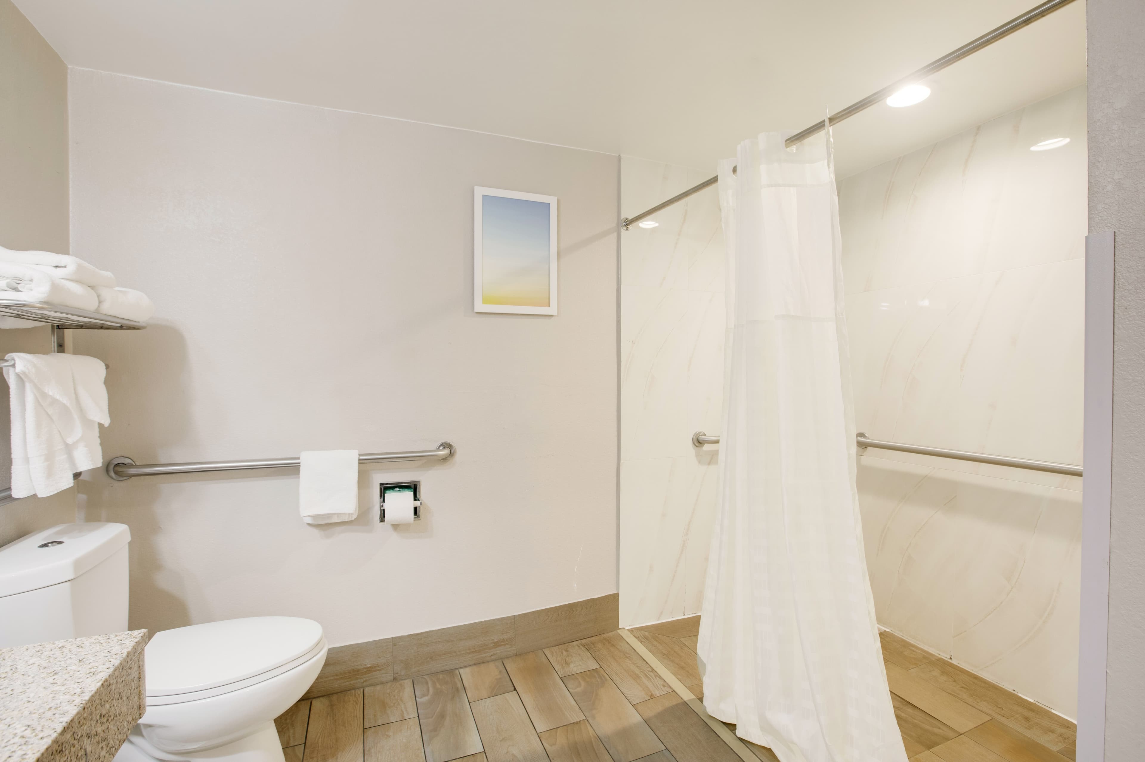 Clarion Pointe Atlanta Airport College Park - Image 3