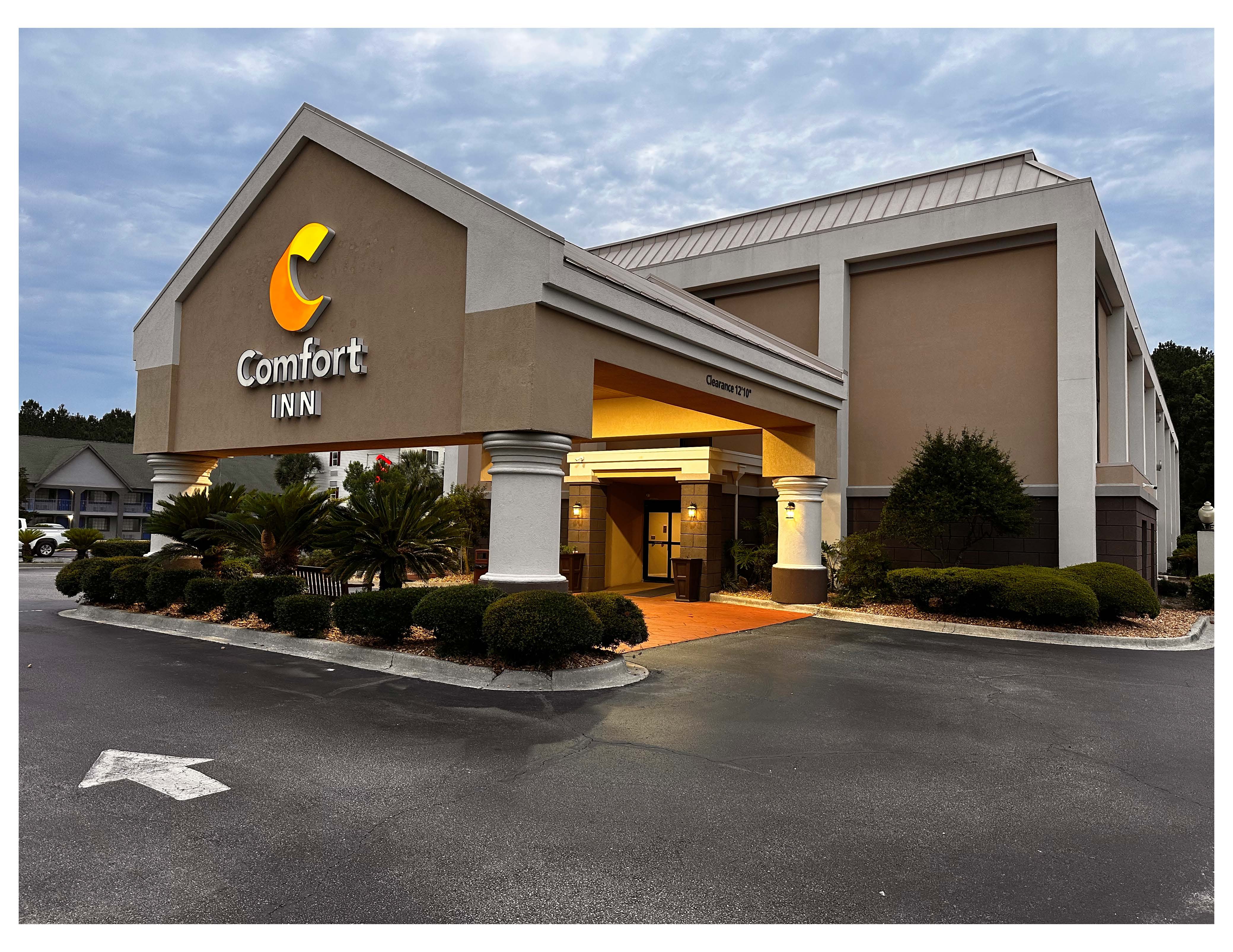 Comfort Inn Darien - North Brunswick - Image 1