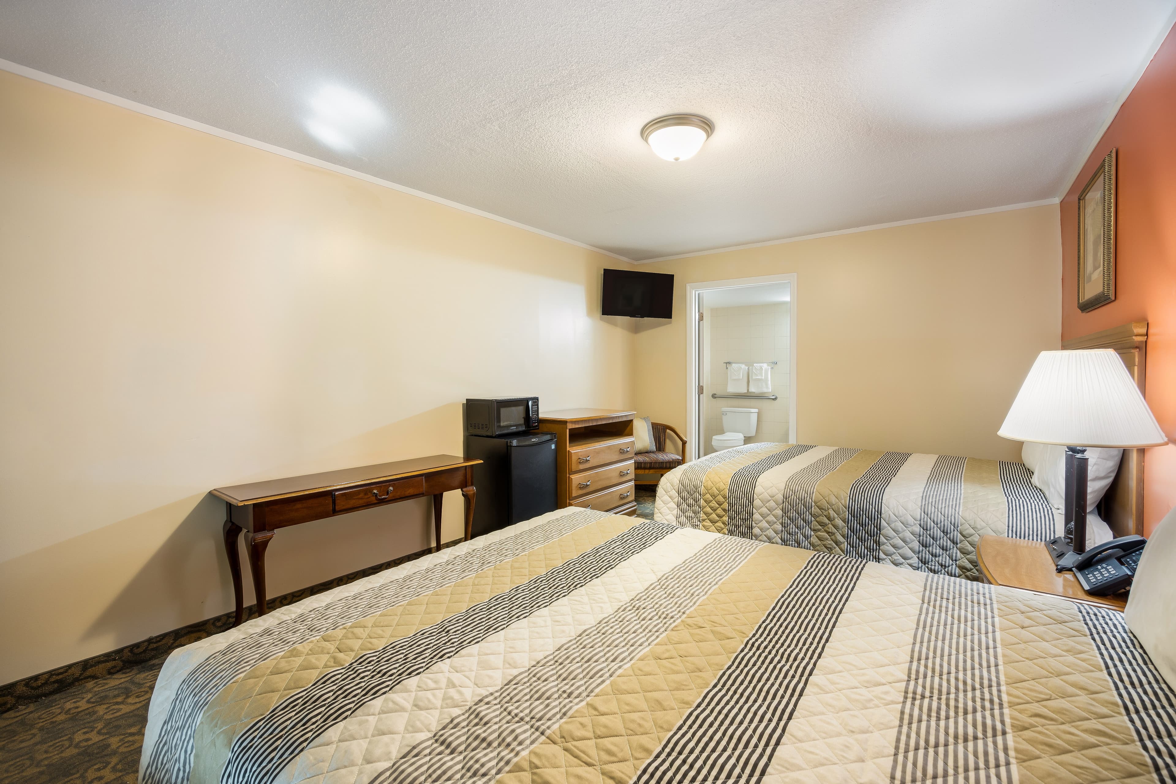 Rodeway Inn Cecil — 38