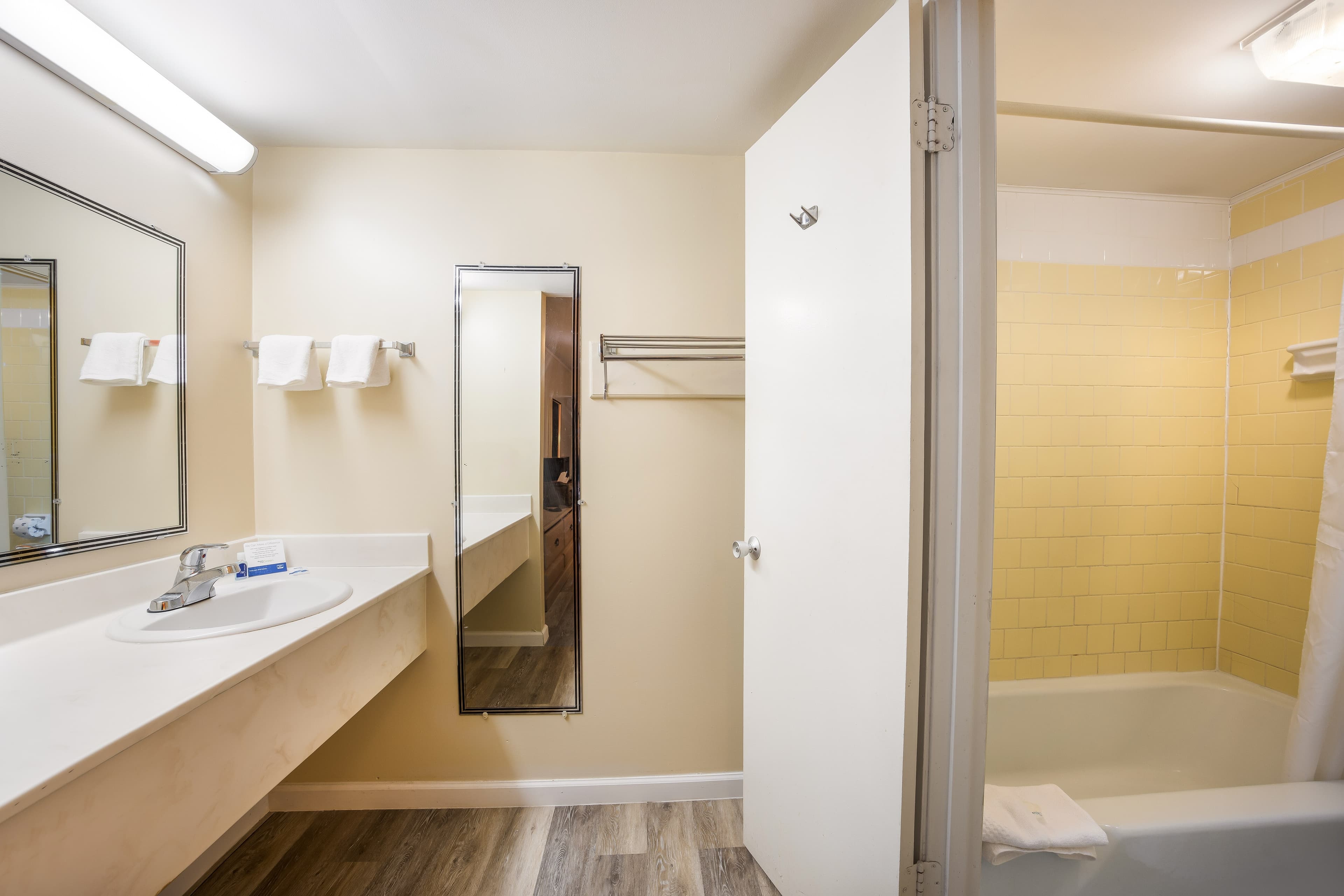 Rodeway Inn Cecil - Image 5