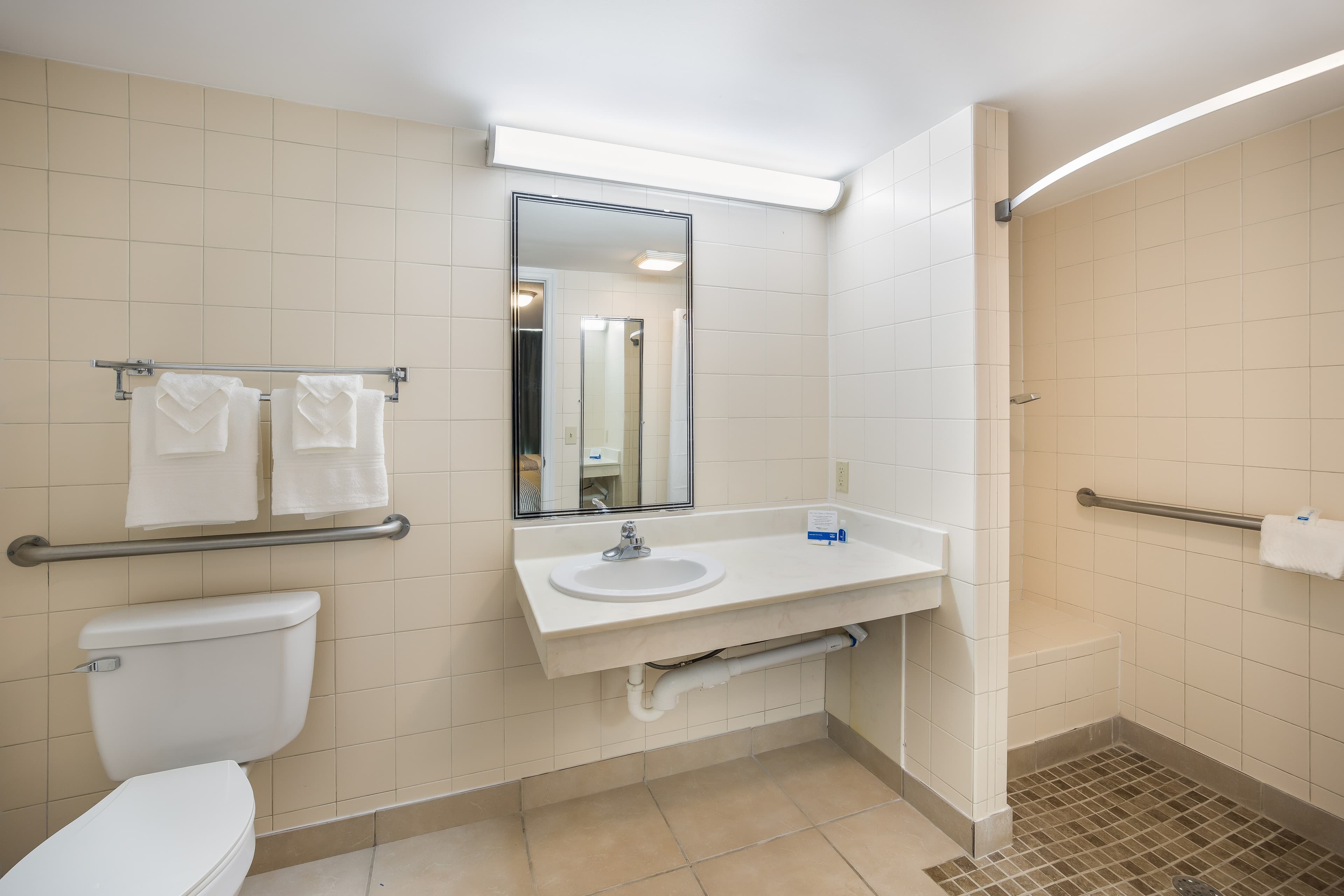 Rodeway Inn Cecil — 15