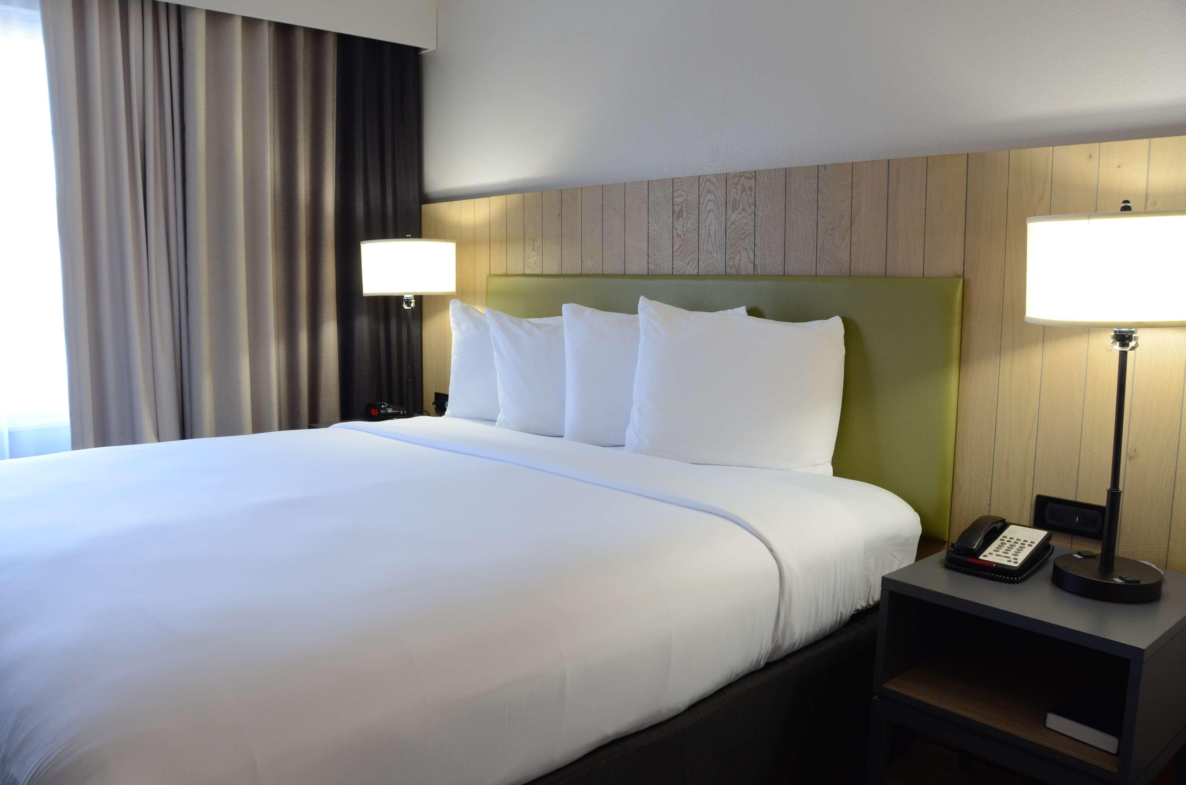 Country Inn & Suites by Radisson, Buford at Mall of Georgia, GA - Image 5