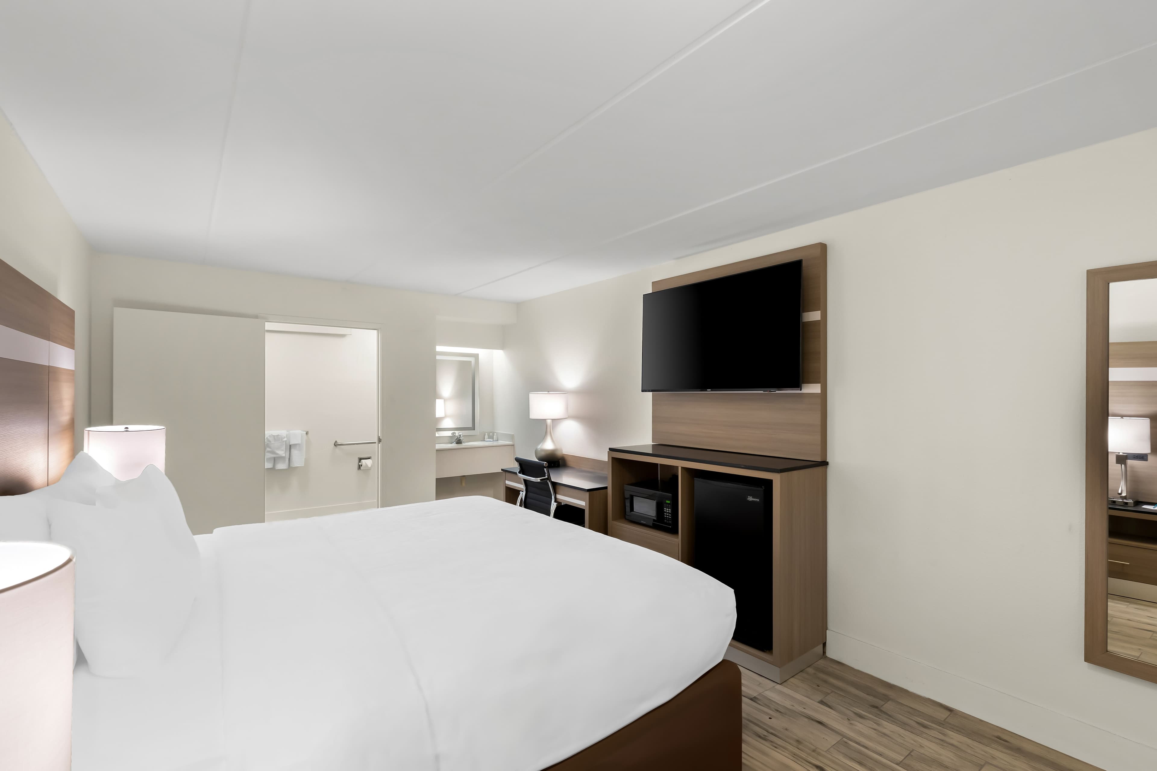 Clarion Pointe Kennesaw Town Center - Image 3