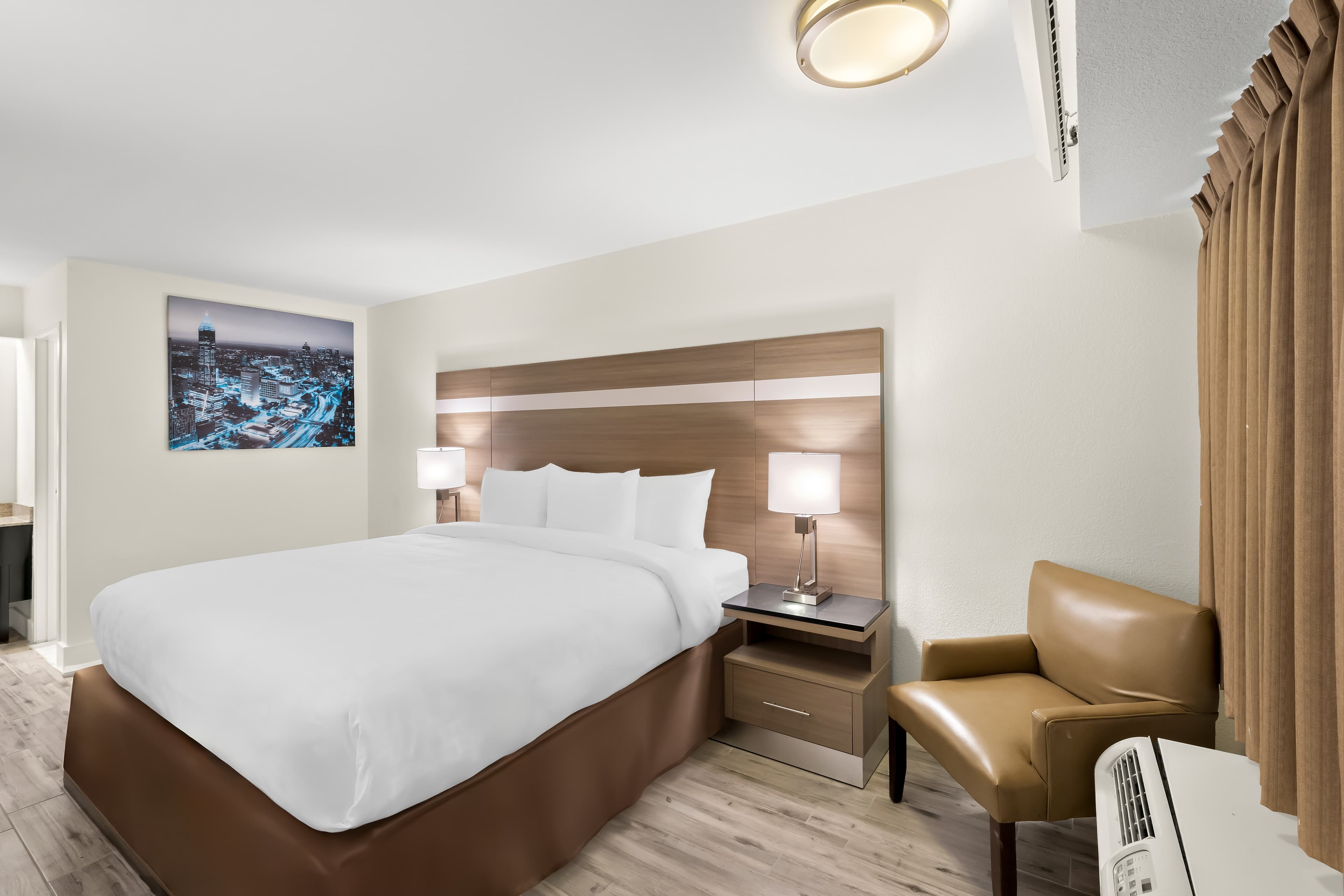 Clarion Pointe Kennesaw Town Center — 12