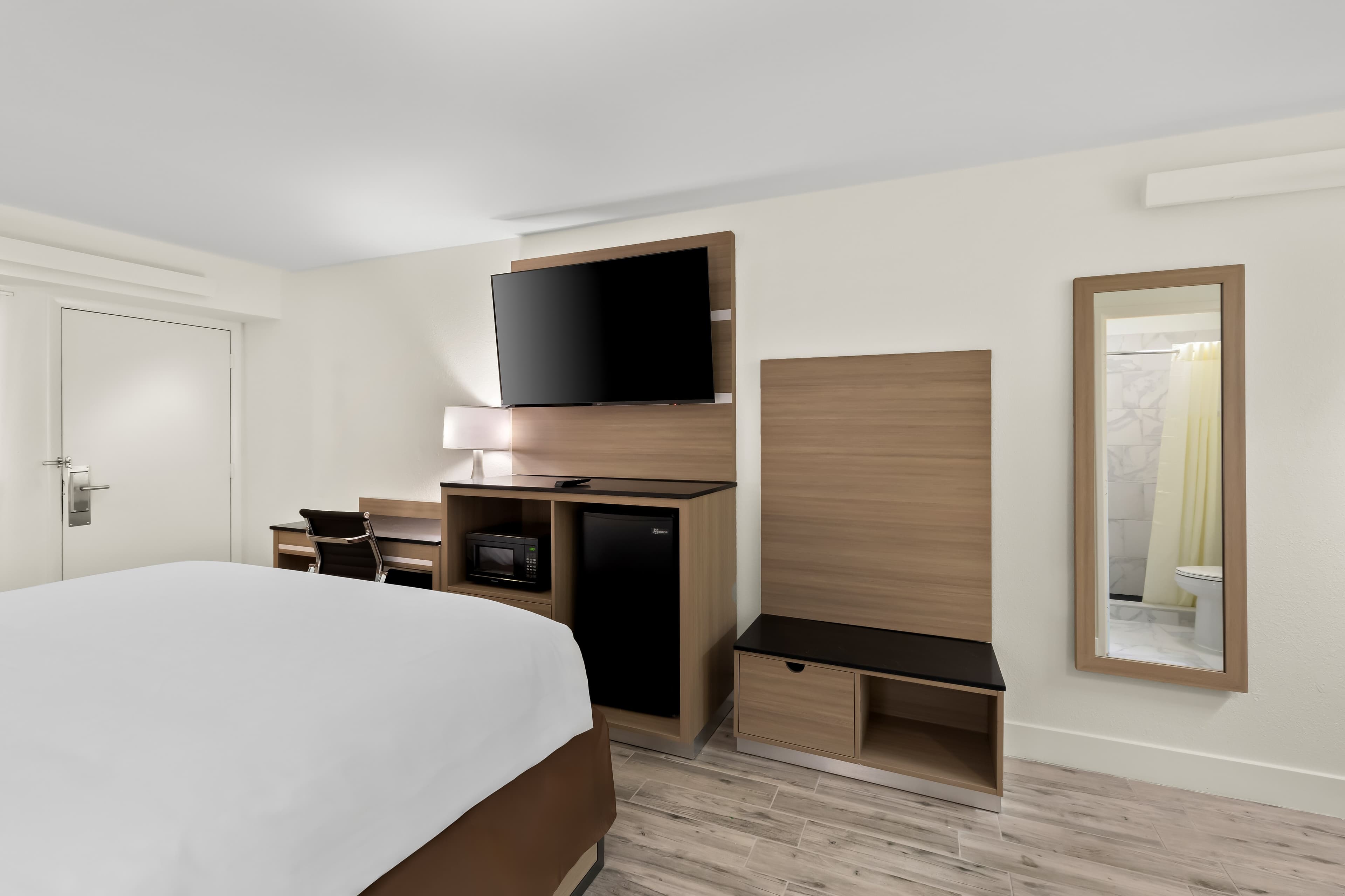 Clarion Pointe Kennesaw Town Center — 15