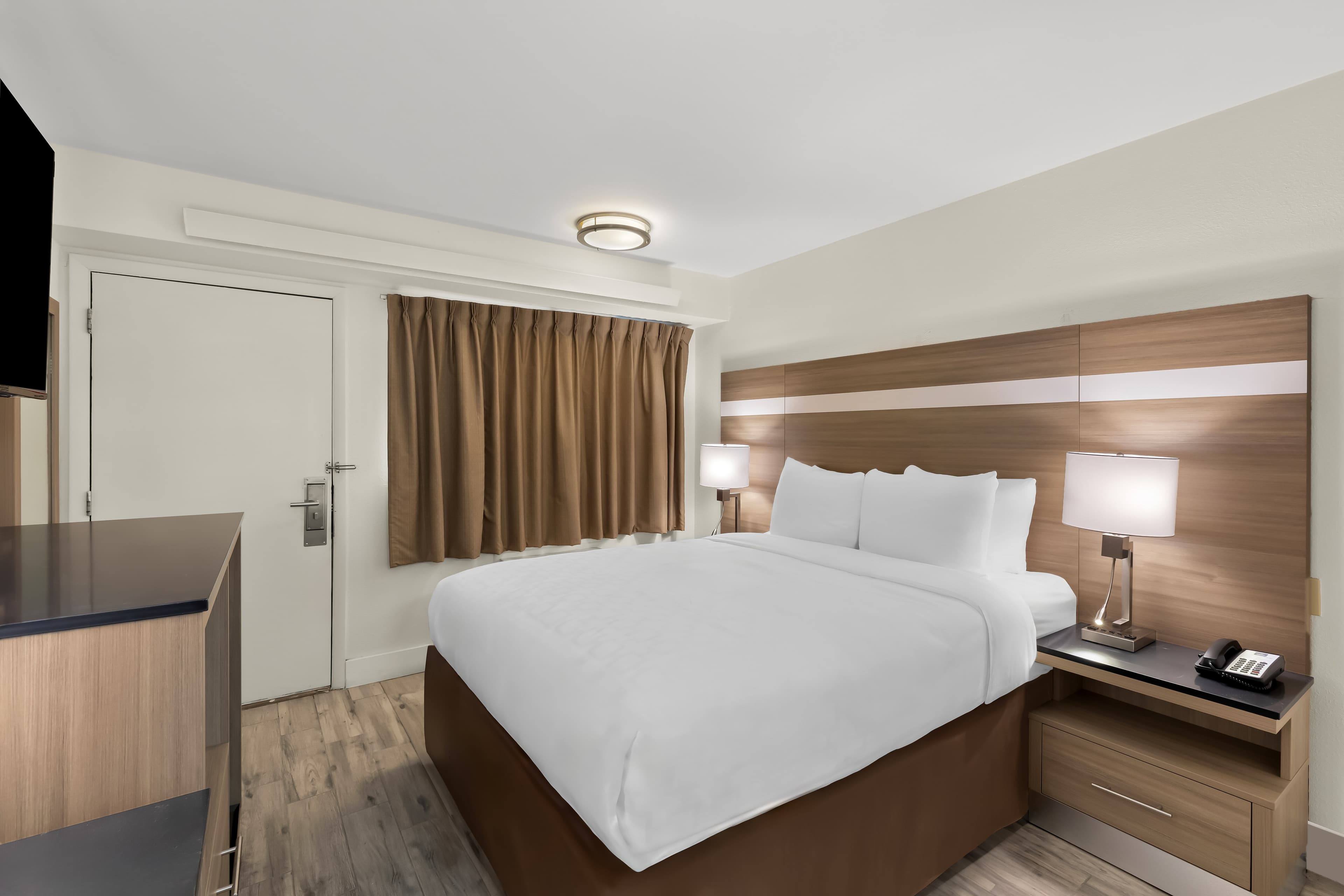 Clarion Pointe Kennesaw Town Center — 20