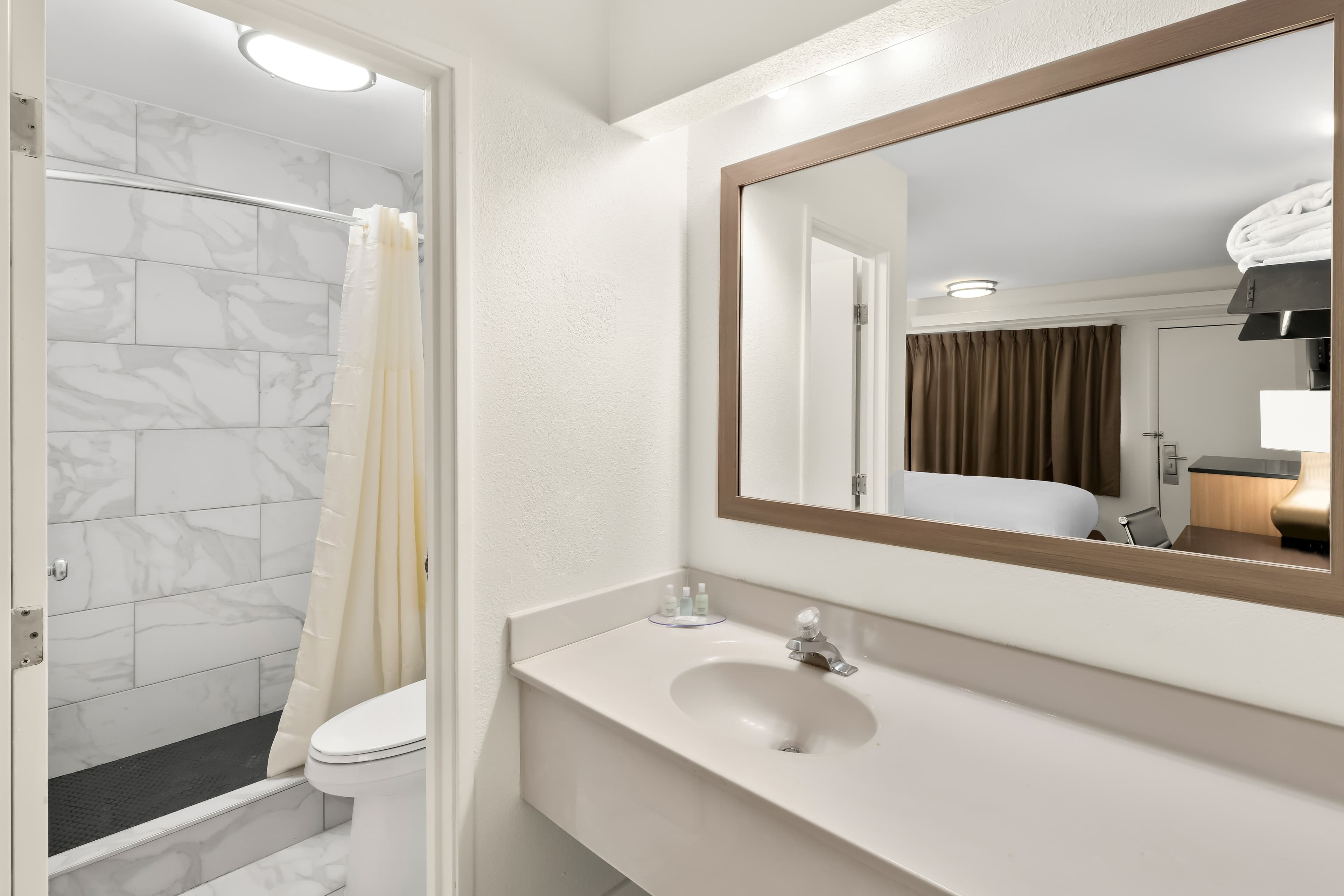 Clarion Pointe Kennesaw Town Center — 23