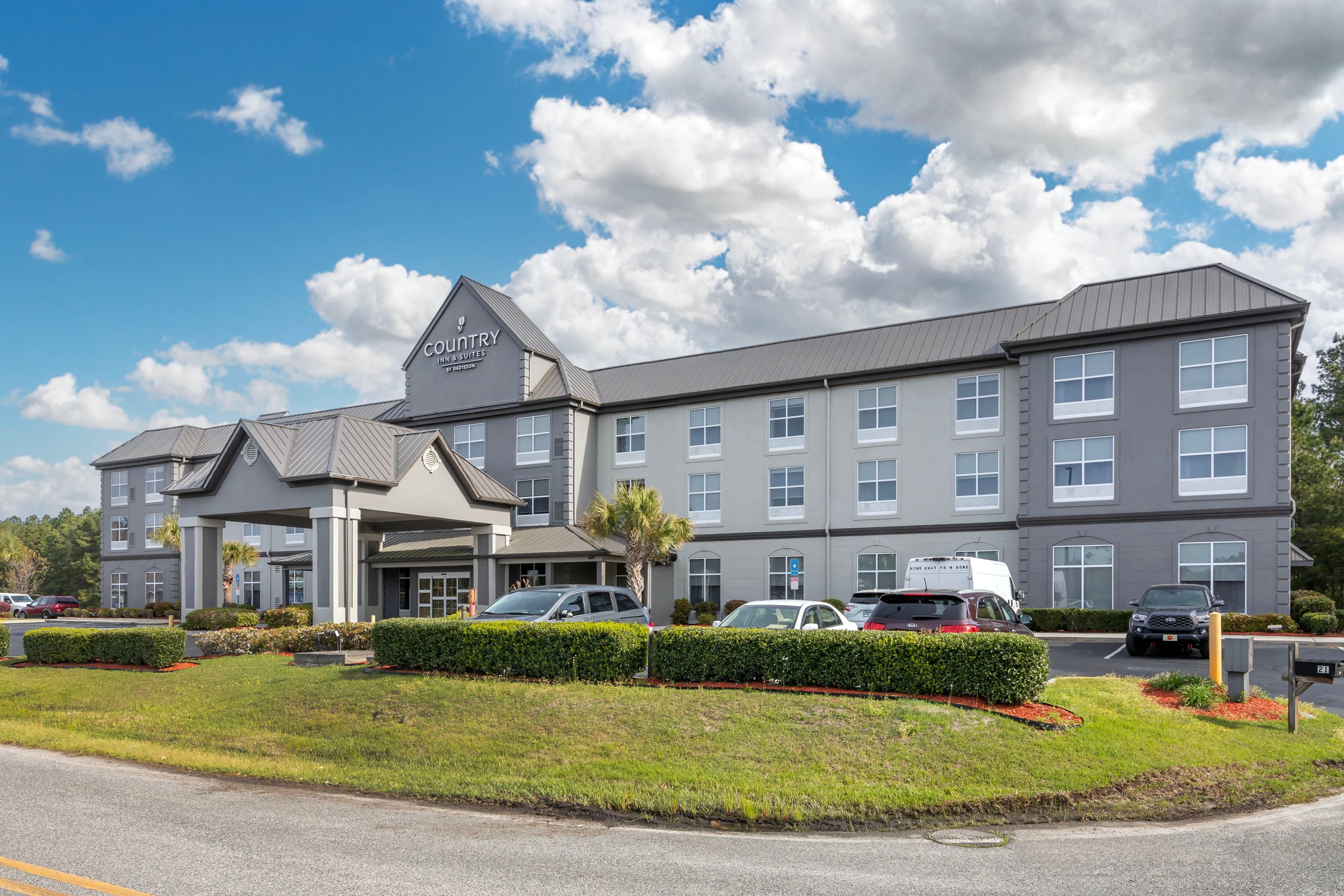 Country Inn & Suites By Radisson, Savannah Airport, GA - Image 1