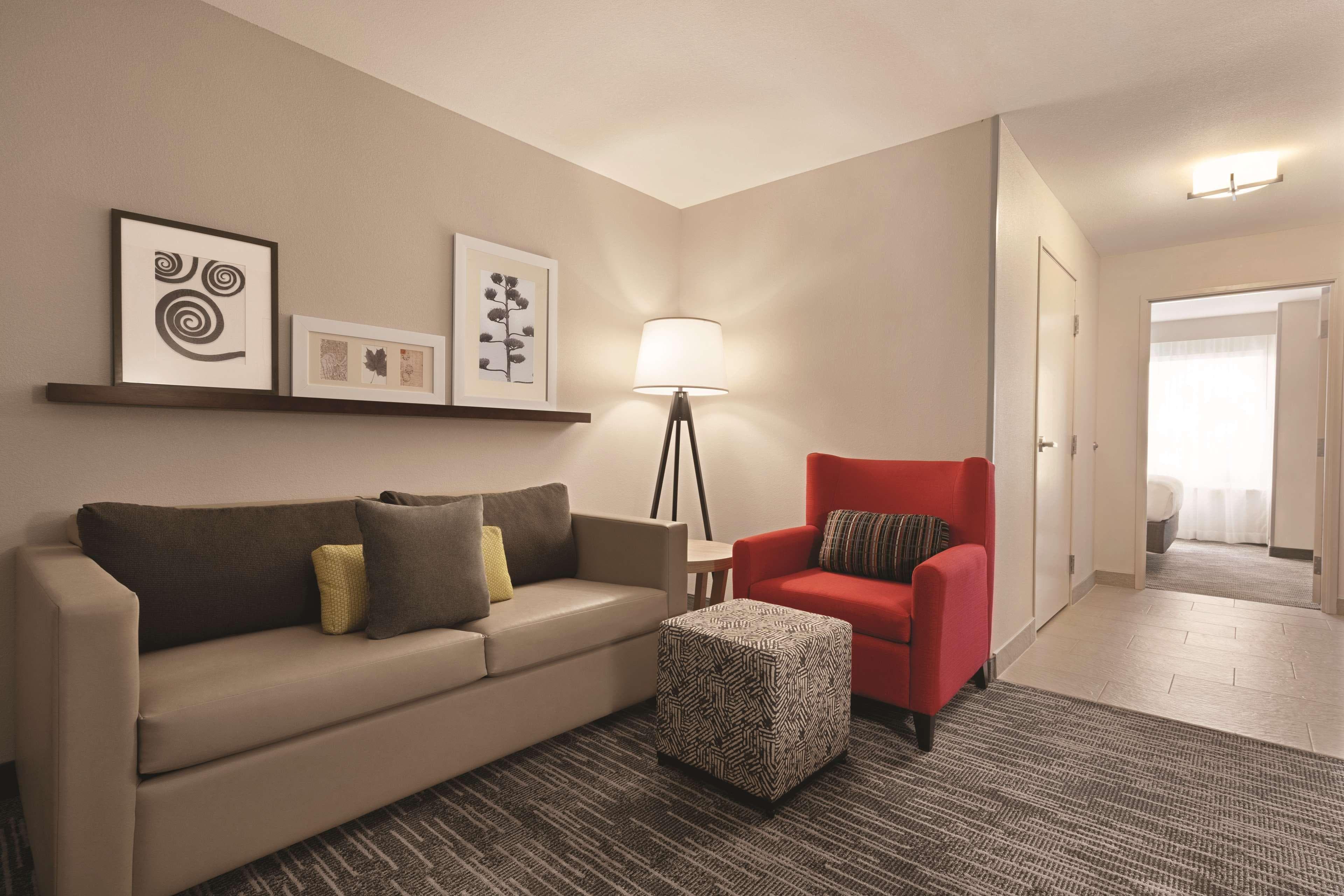 Country Inn & Suites by Radisson, Savannah Midtown, GA — 15
