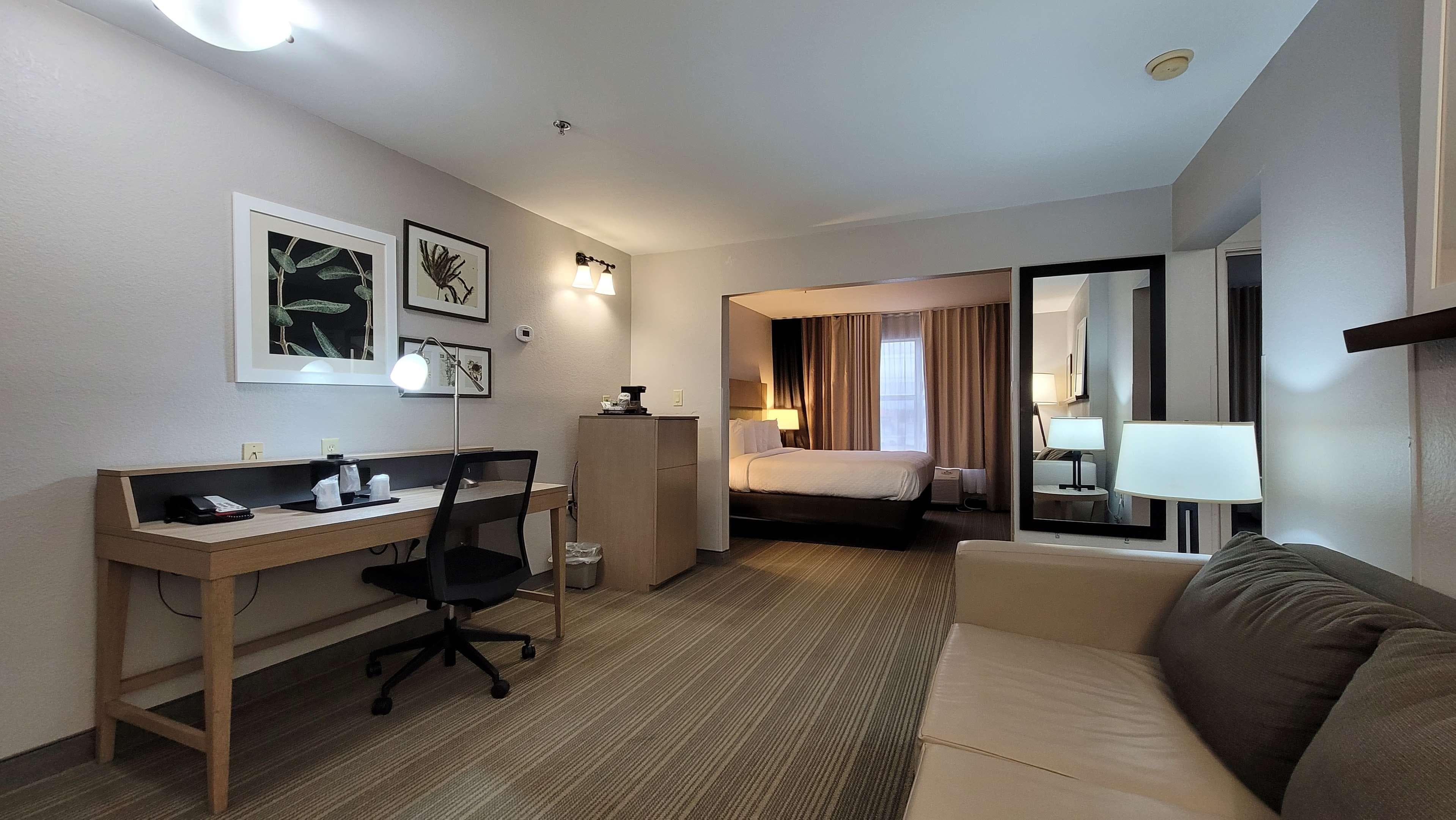 Country Inn & Suites By Radisson, McDonough, GA - Image 4