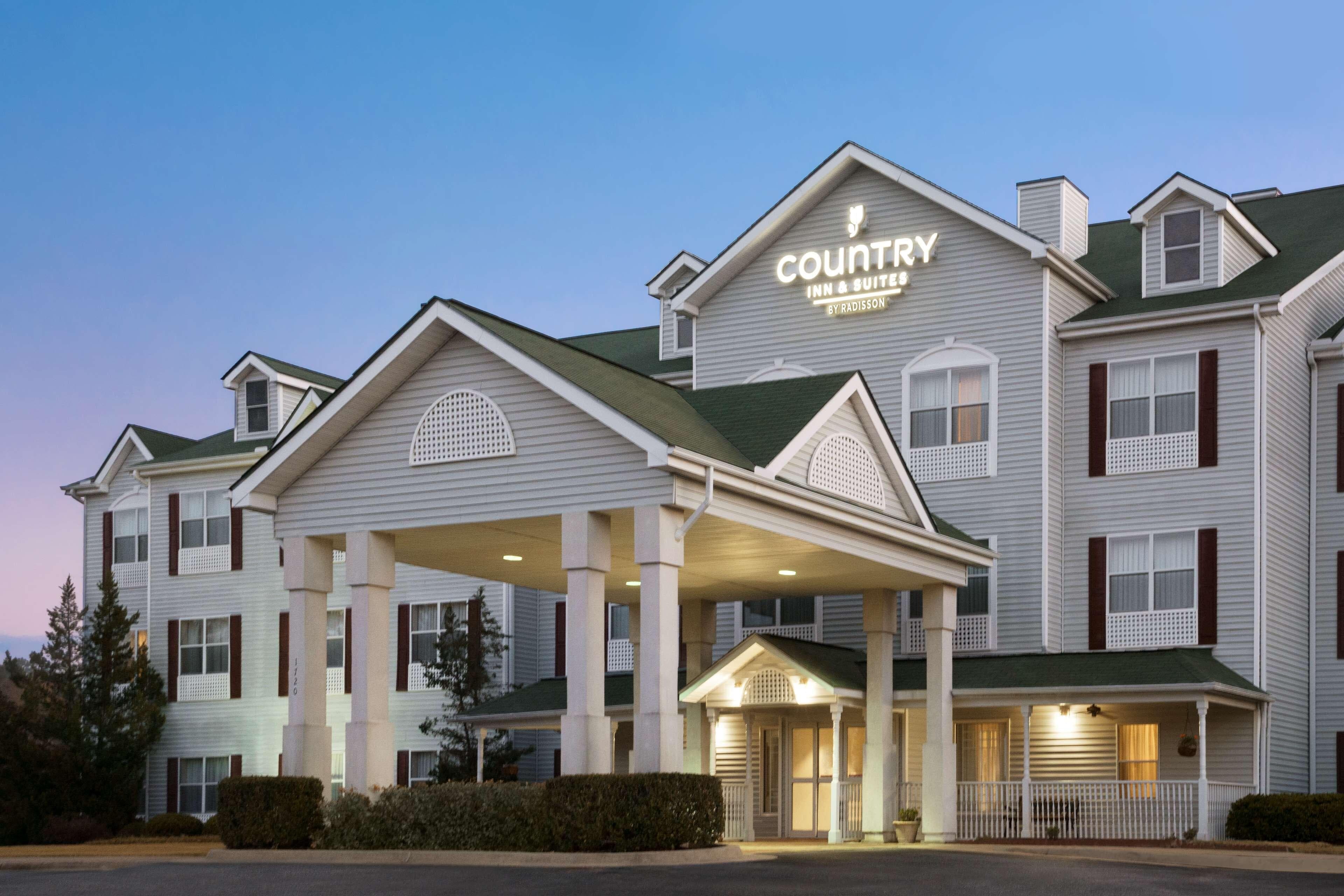 Country Inn & Suites by Radisson, Columbus, GA - Image 1