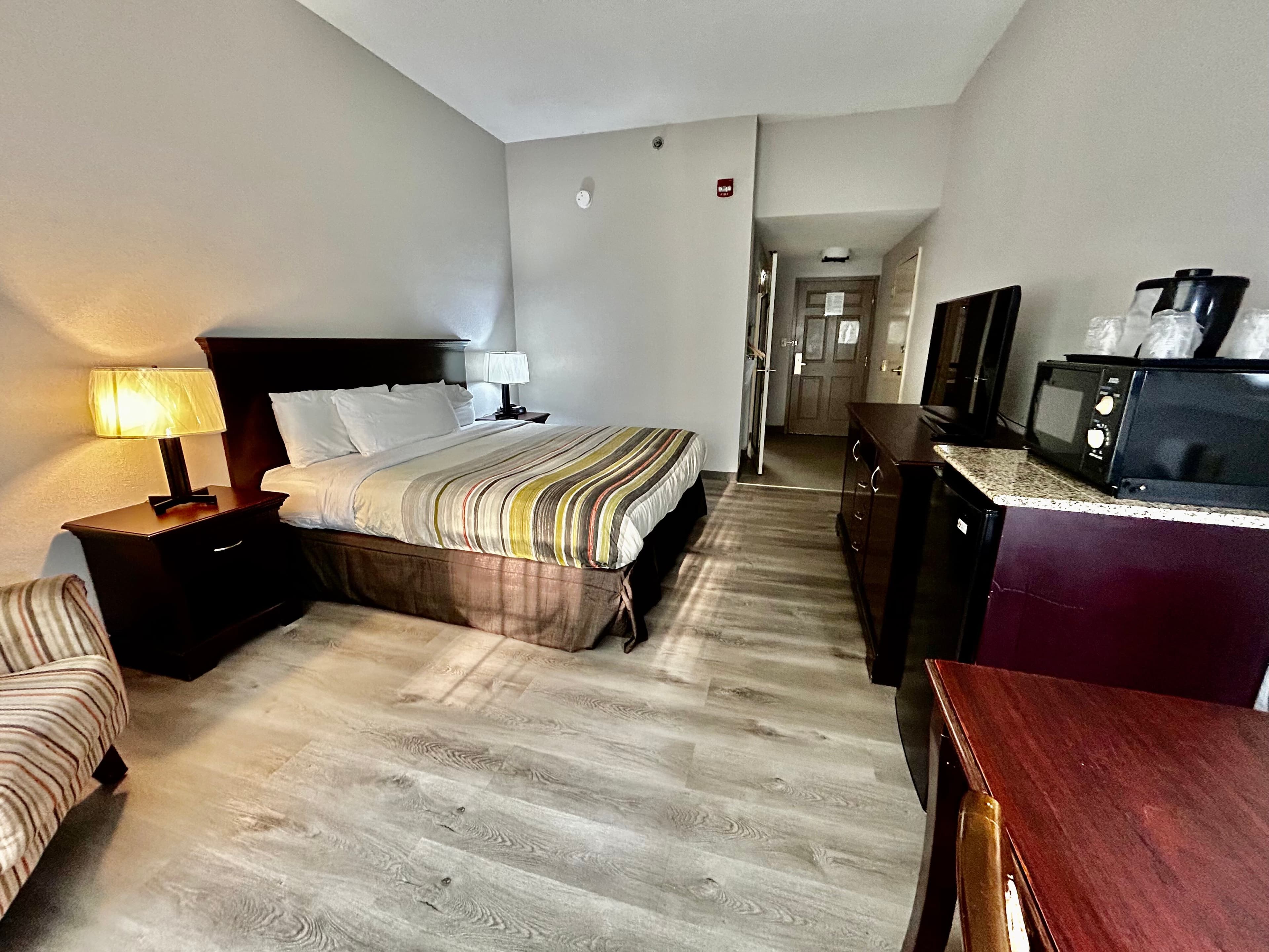Country Inn & Suites by Radisson, Columbus, GA - Image 2
