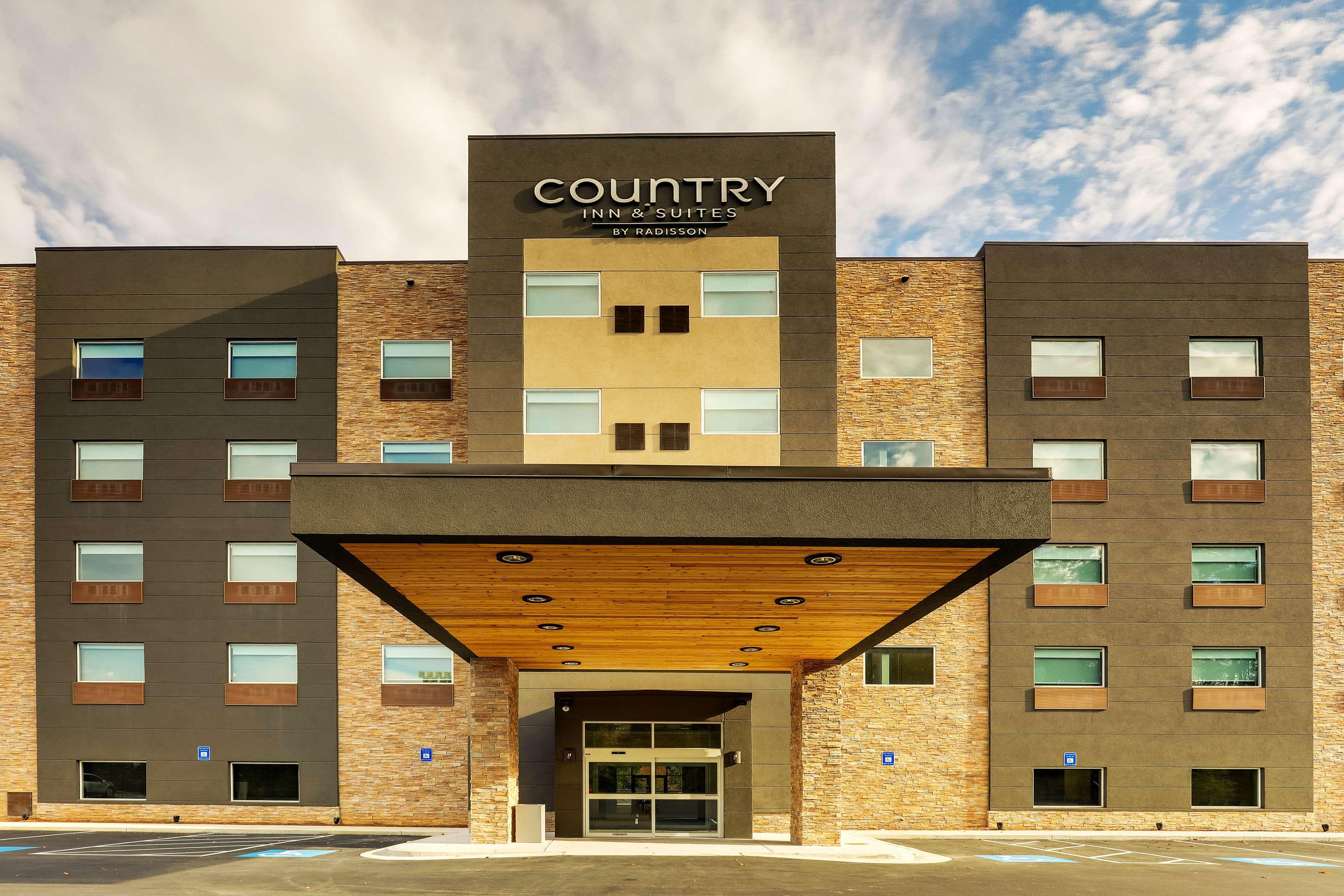 Country Inn & Suites by Radisson, Cumming near Northside Hospital Forsyth - Image 1