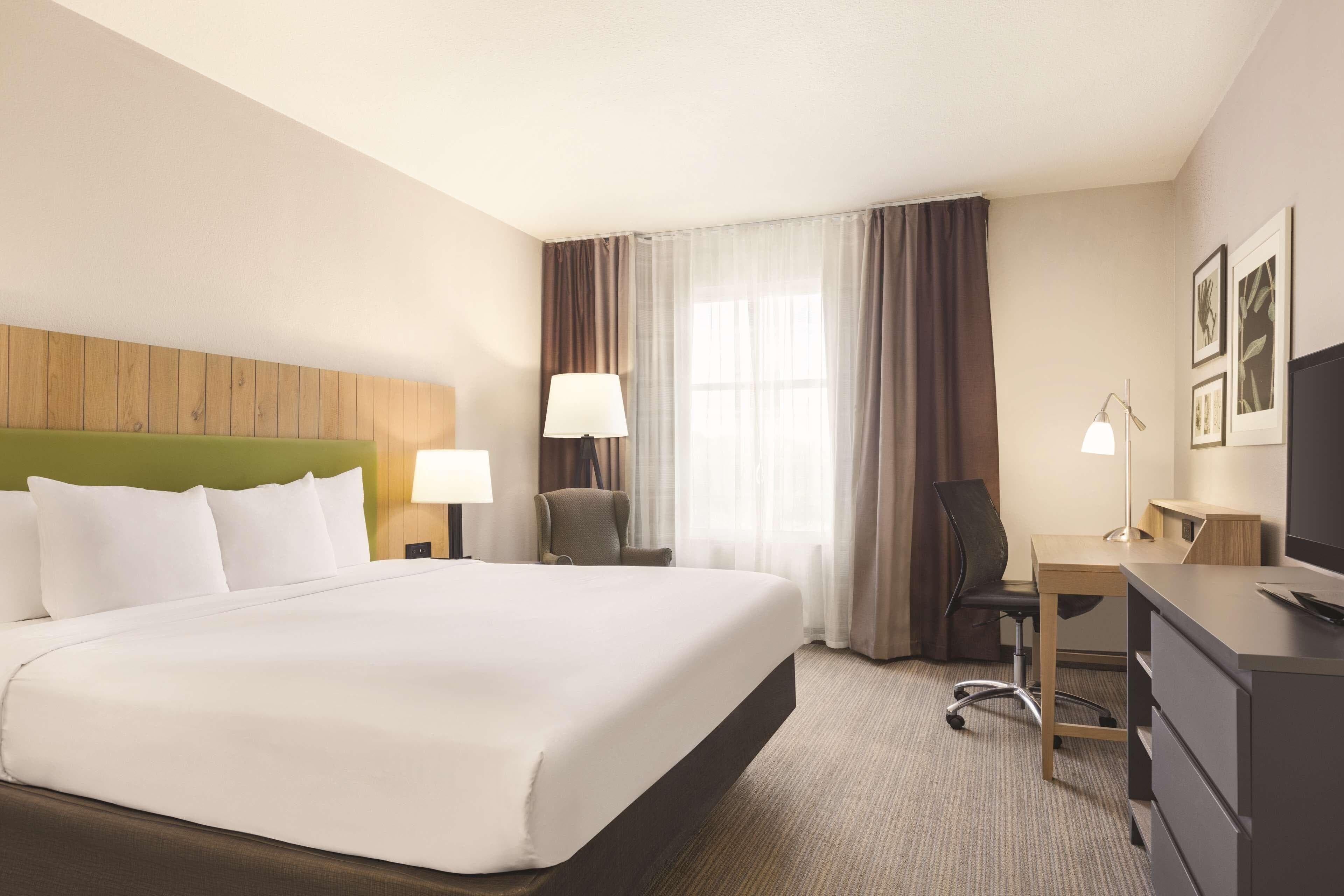 Country Inn & Suites by Radisson, Conyers, GA - Image 2