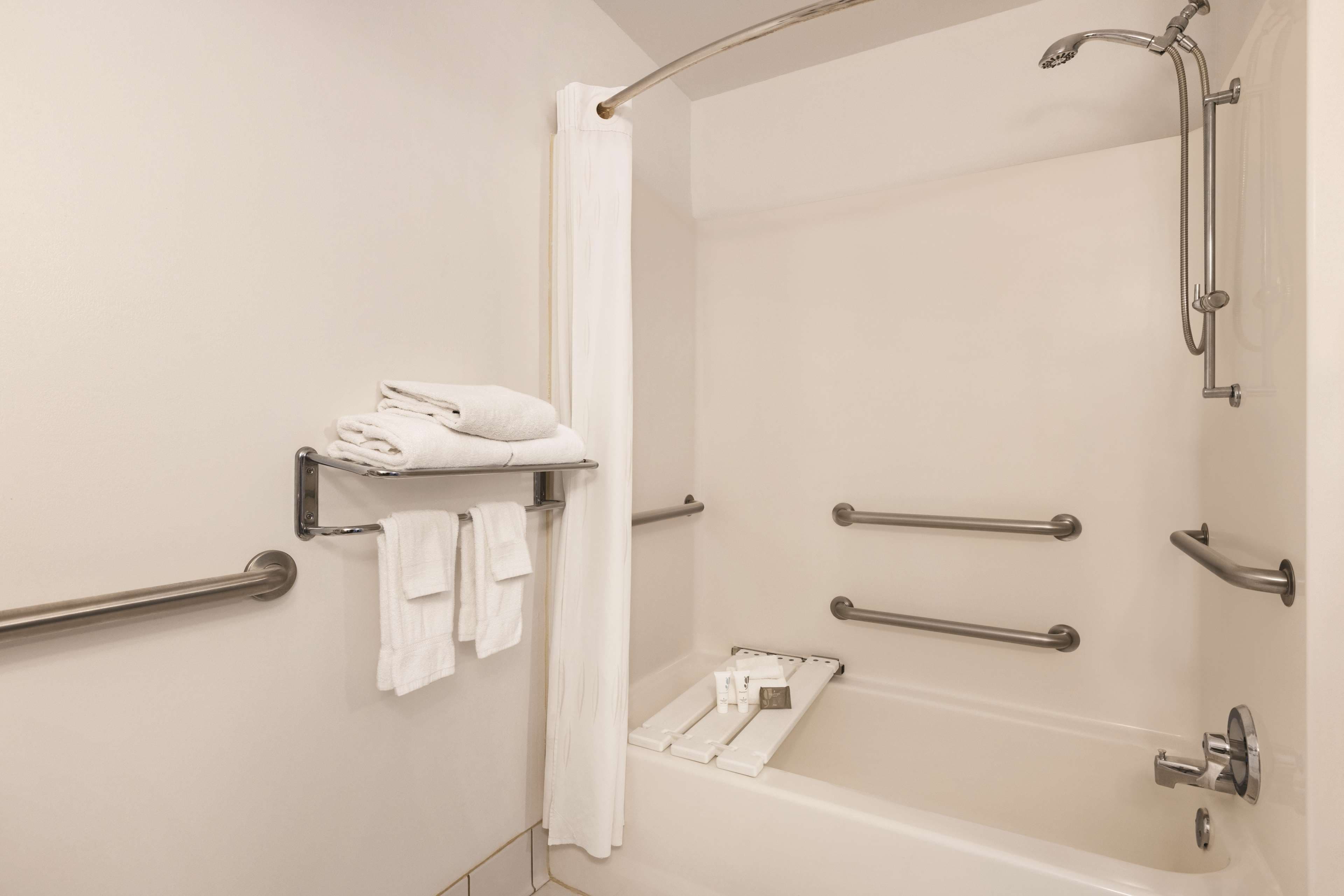 Country Inn & Suites by Radisson, Conyers, GA - Image 5