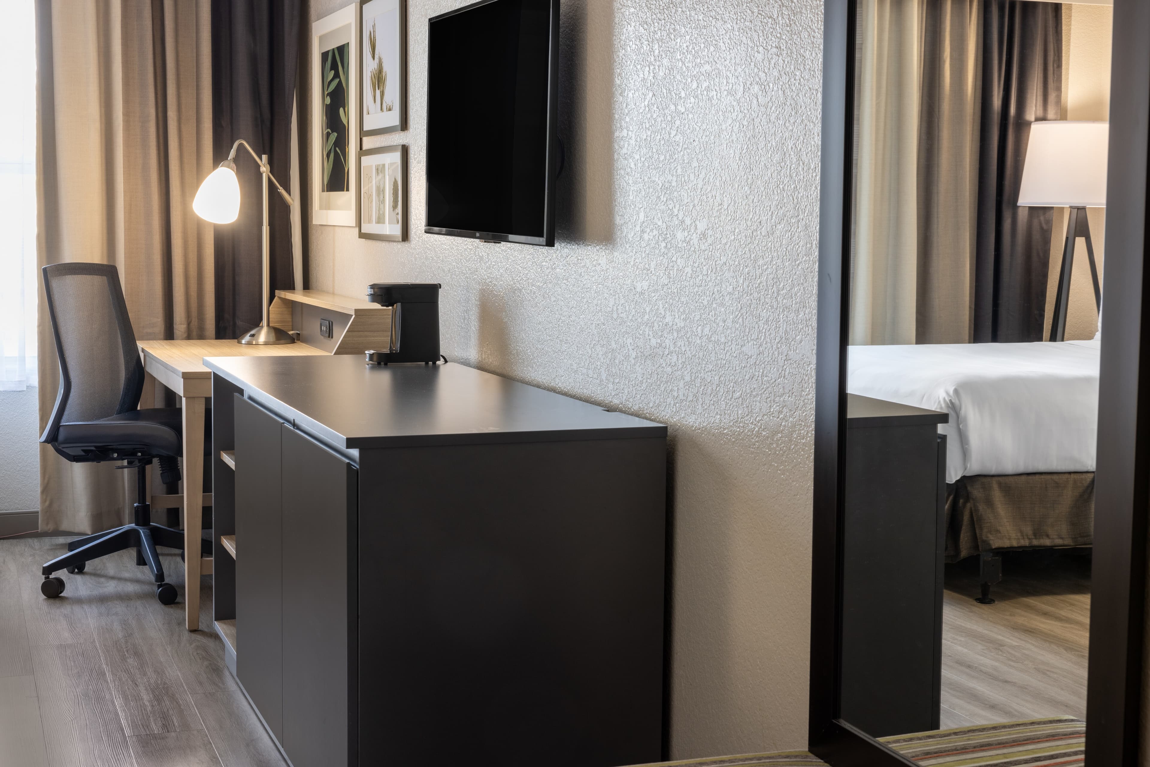 Country Inn & Suites by Radisson, Valdosta, GA - Image 5