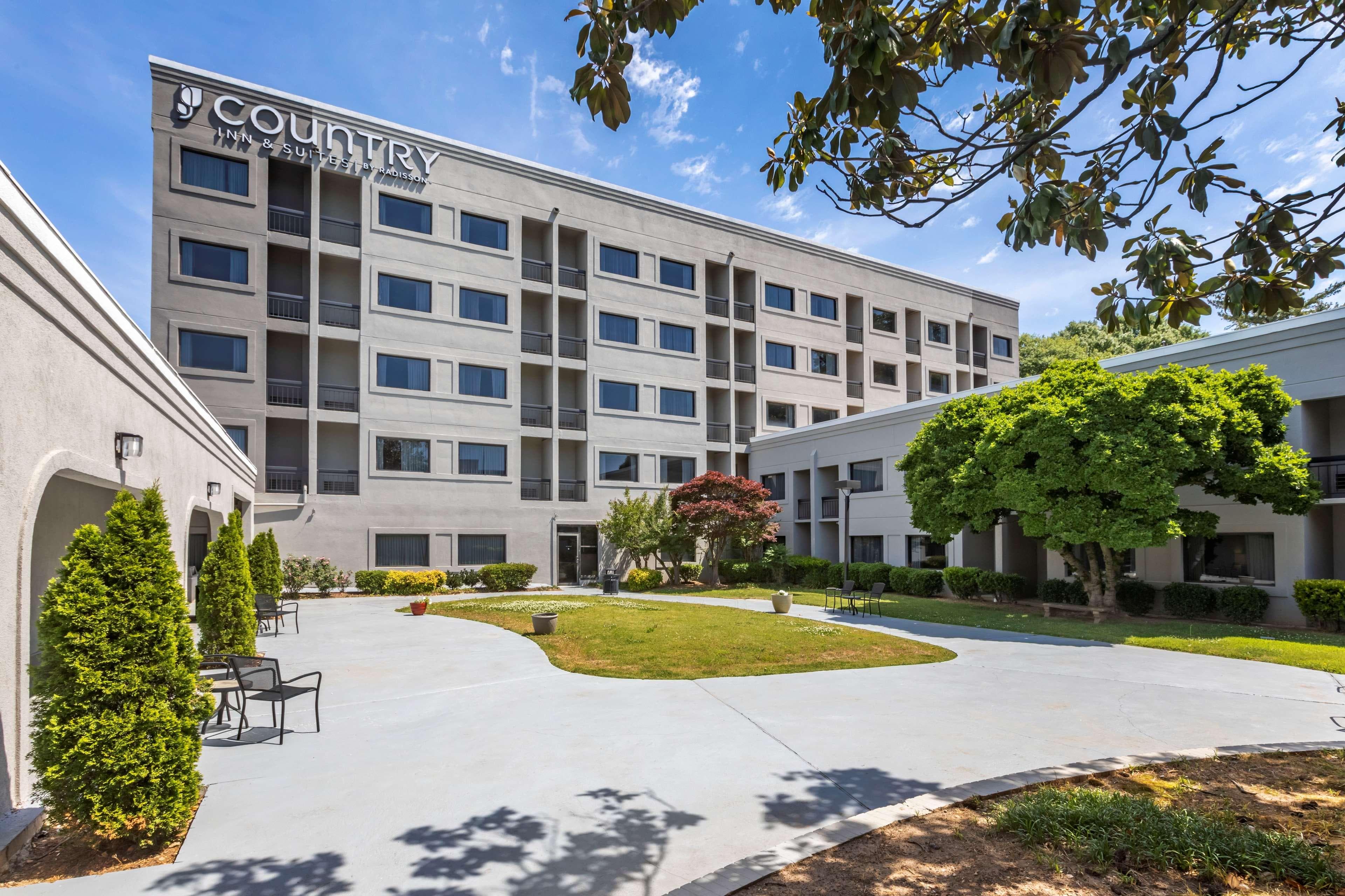 Country Inn & Suites by Radisson, Atlanta Downtown - Image 1
