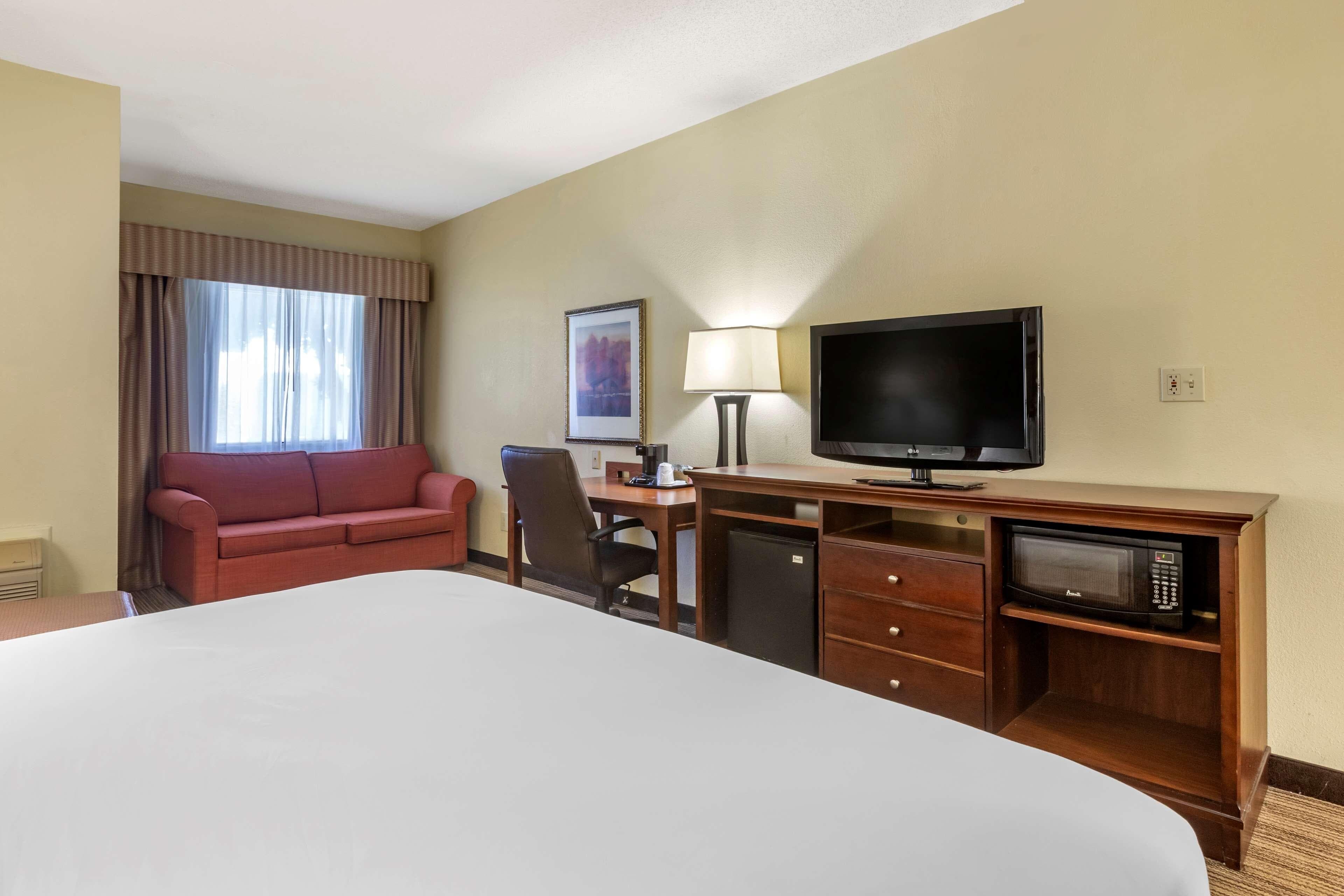 Country Inn & Suites by Radisson, Atlanta Downtown - Image 4