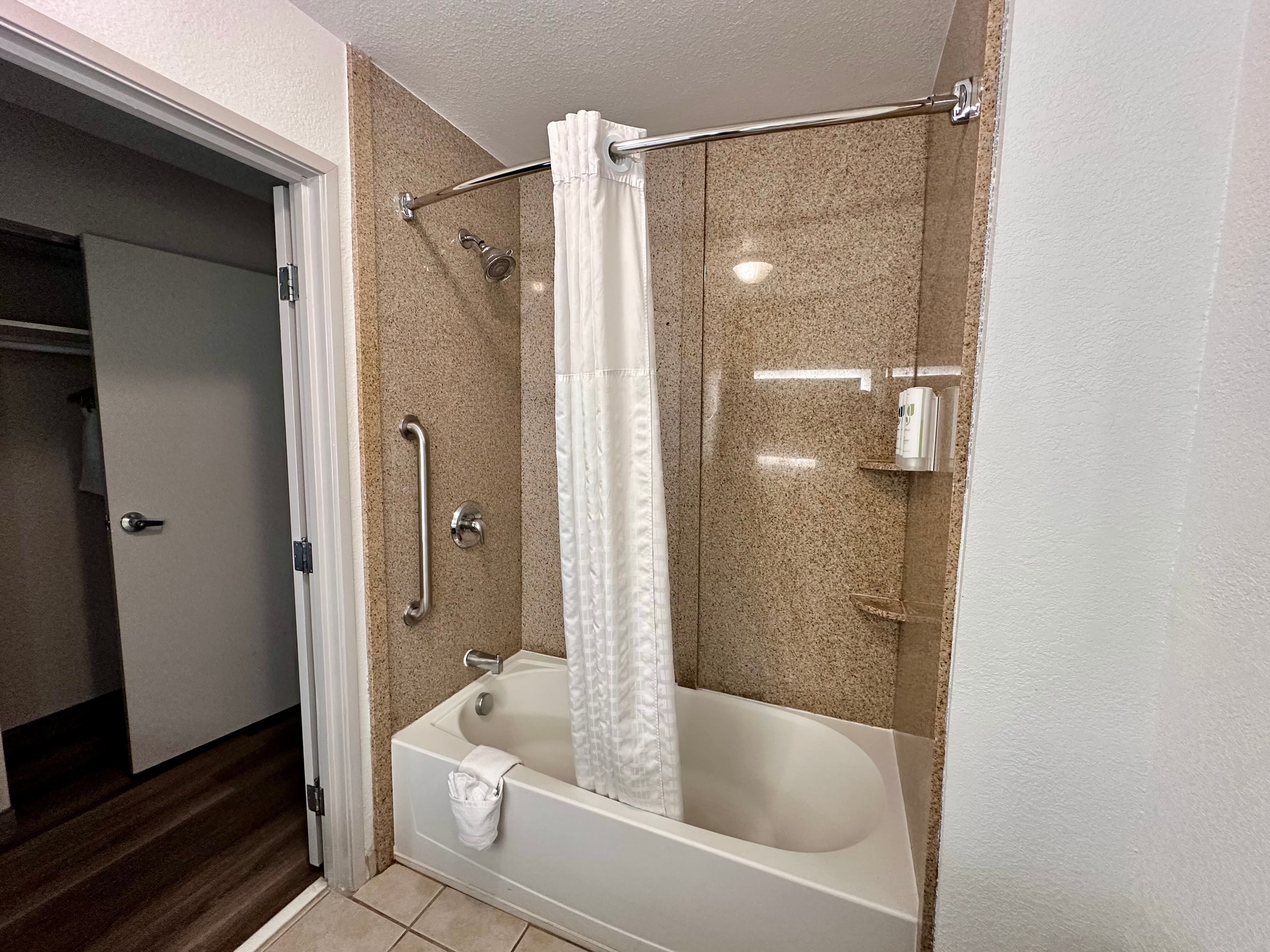 Country Inn & Suites by Radisson, Athens, GA — 6