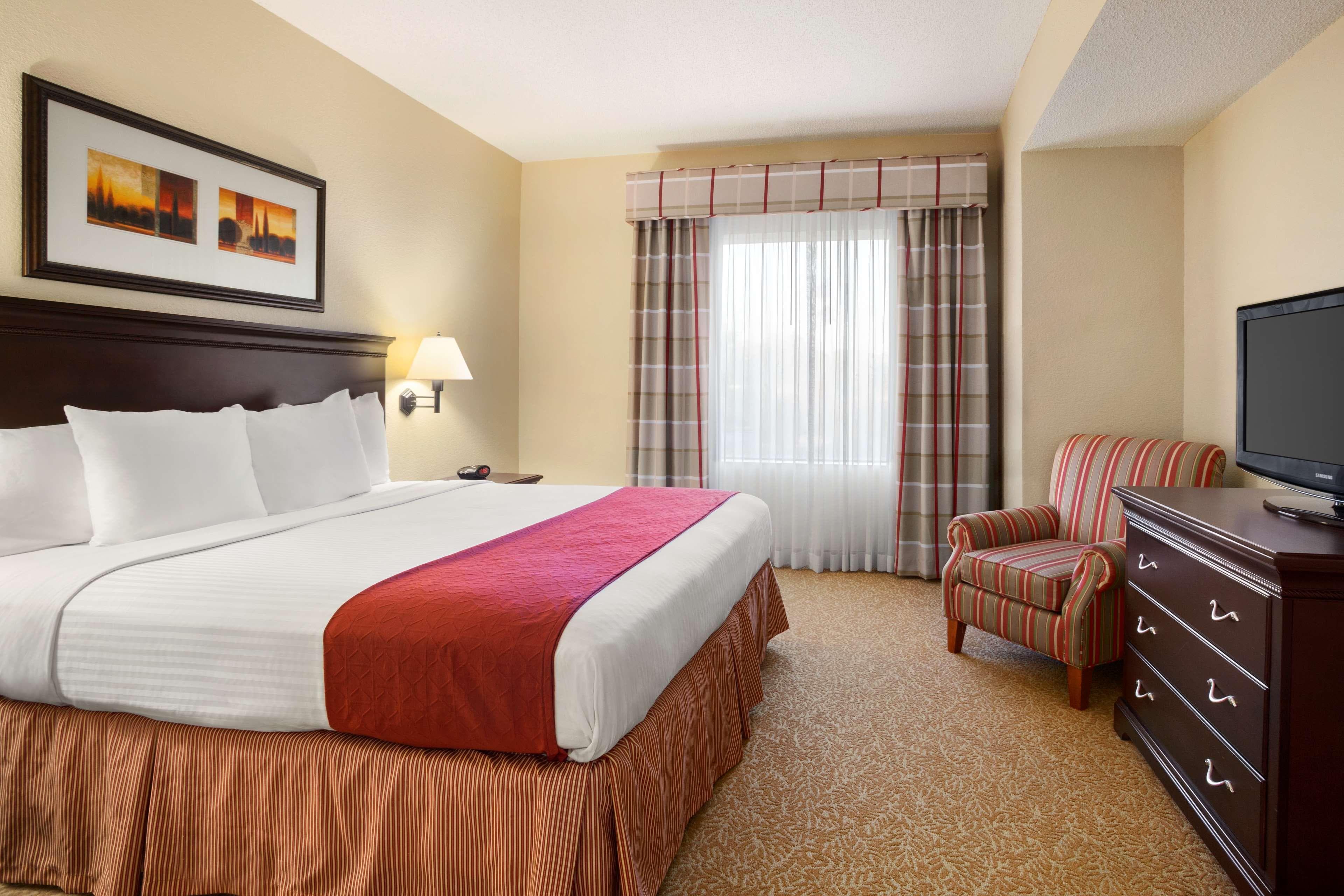 Country Inn & Suites by Radisson, Albany, GA — 7