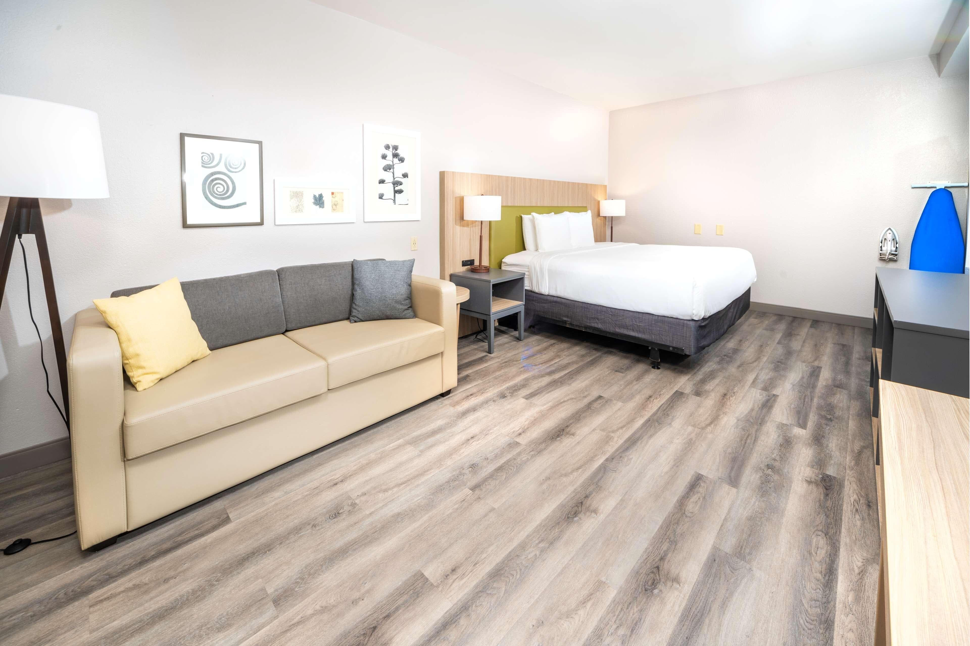 Country Inn & Suites by Radisson, Stone Mountain, GA — 11