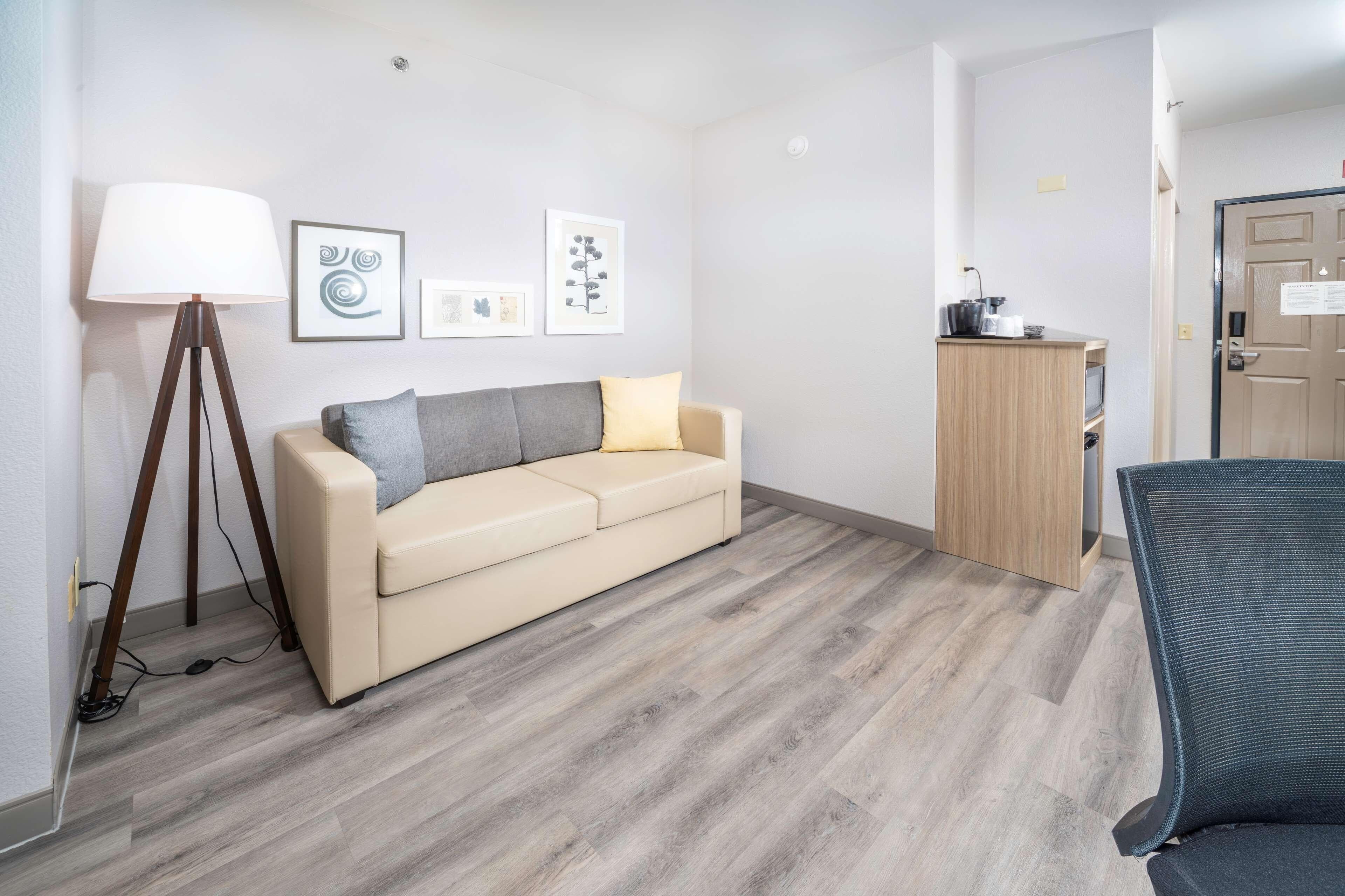 Country Inn & Suites by Radisson, Stone Mountain, GA — 12