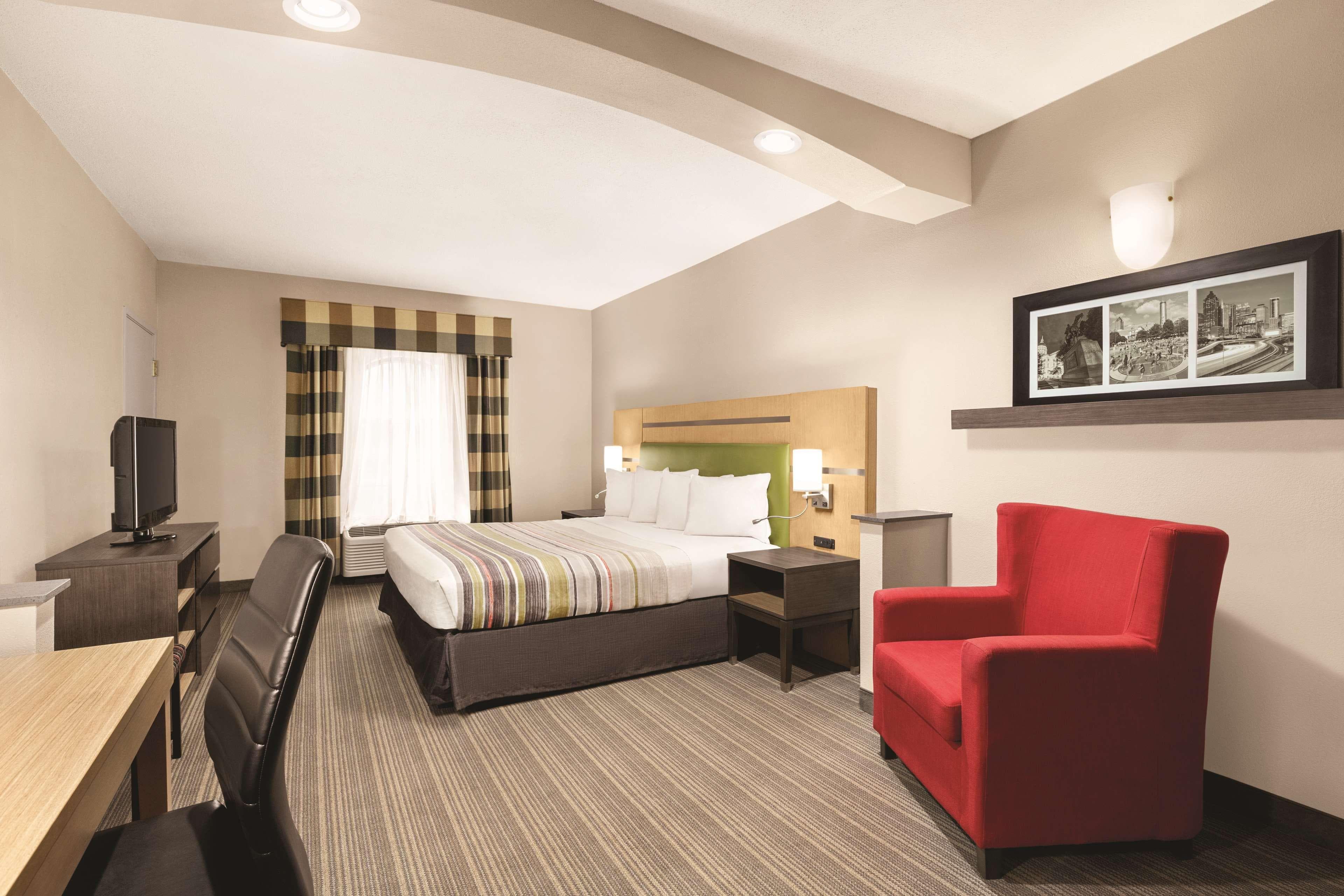 Country Inn & Suites by Radisson, Griffin, GA - Image 4