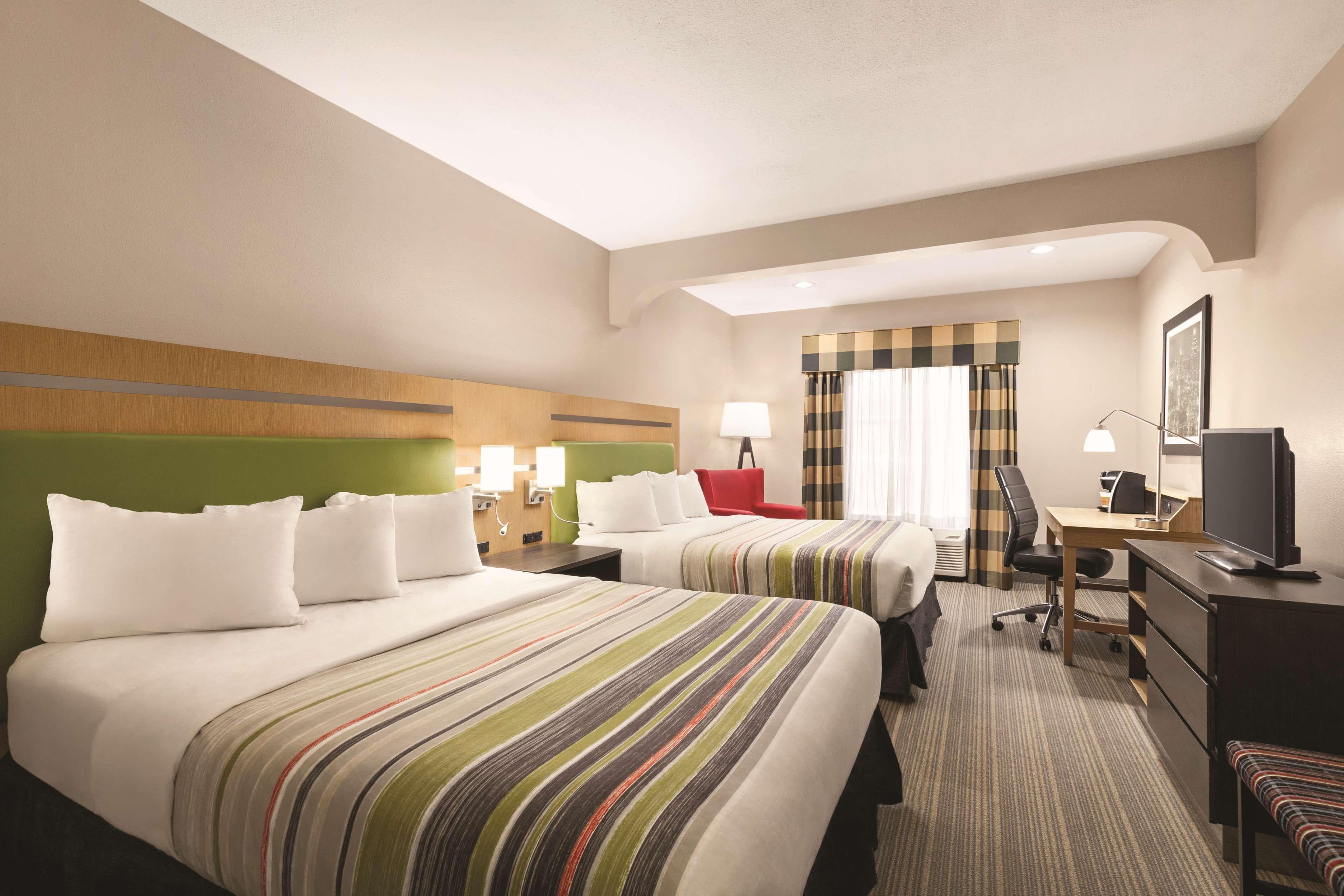 Country Inn & Suites by Radisson, Griffin, GA — 11