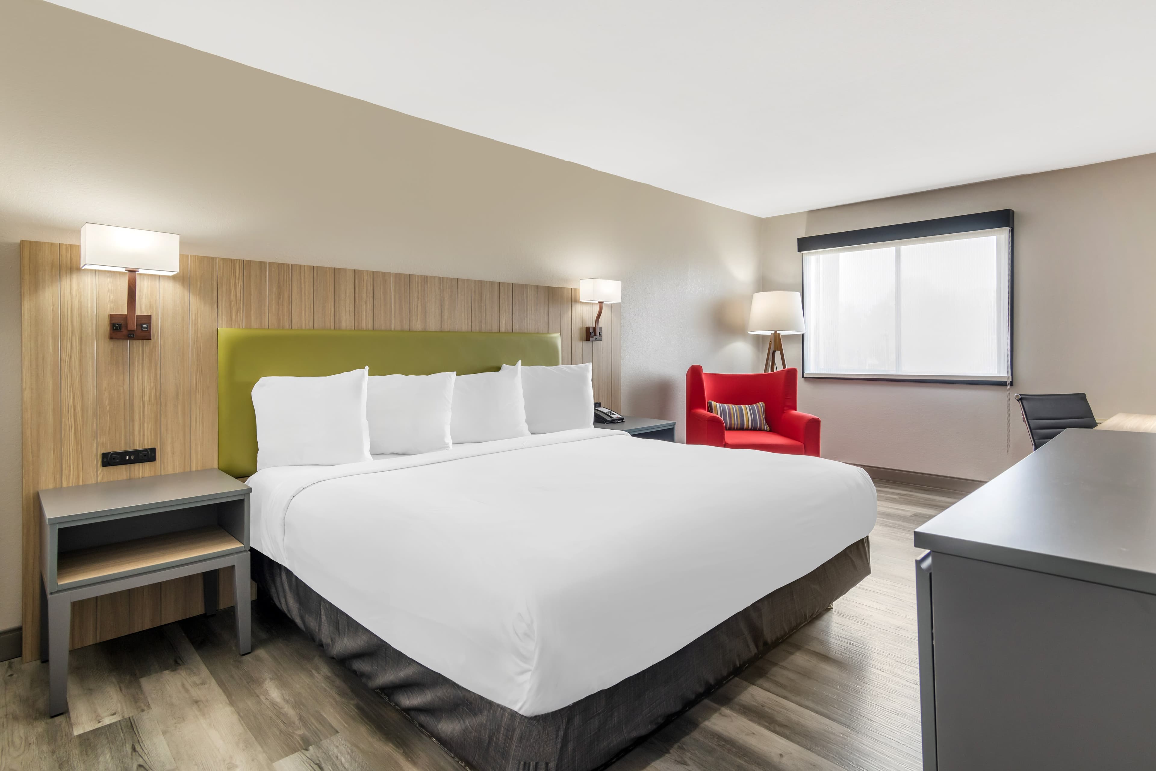 Country Inn & Suites by Radisson, Atlanta Airport South, GA - Image 1