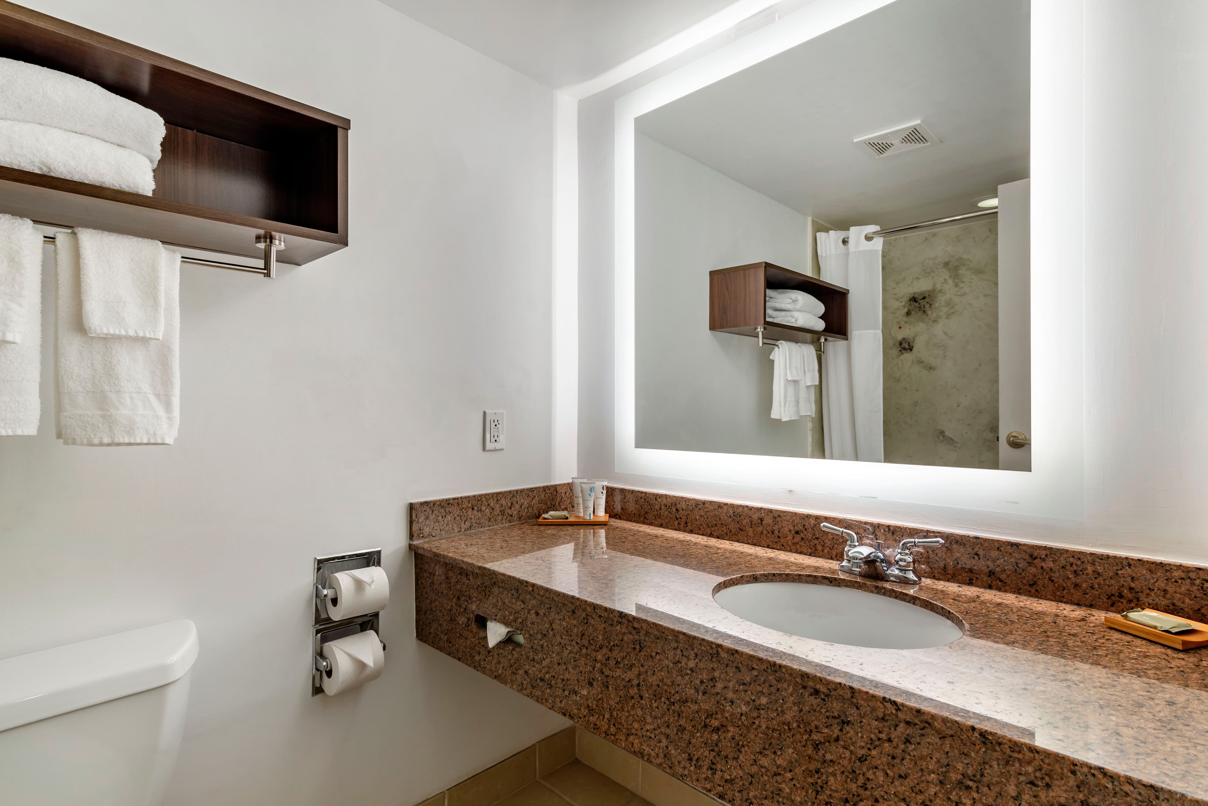 Country Inn & Suites by Radisson, Atlanta Galleria/Ballpark, GA — 12