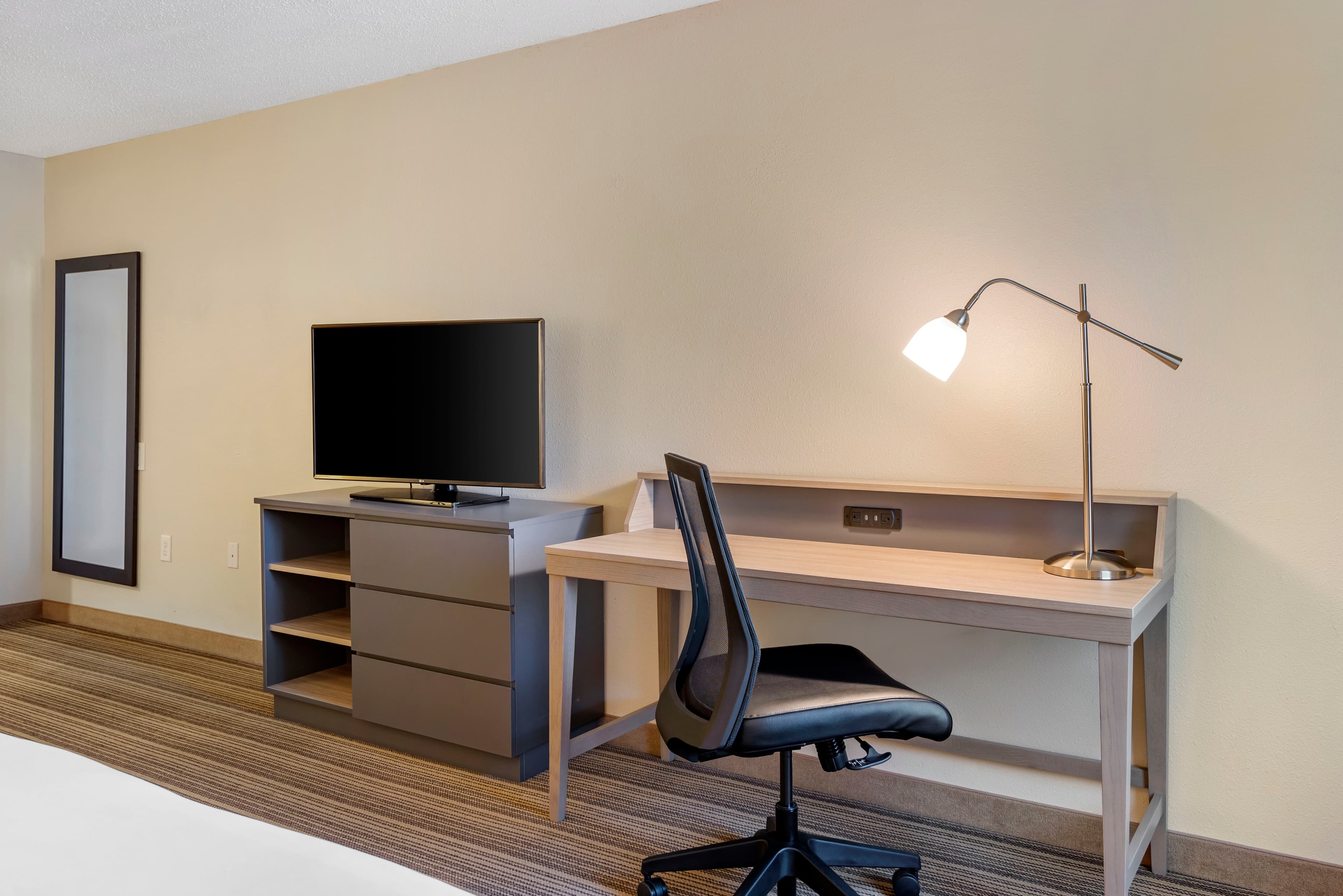 Country Inn & Suites by Radisson, Atlanta Galleria/Ballpark, GA — 9