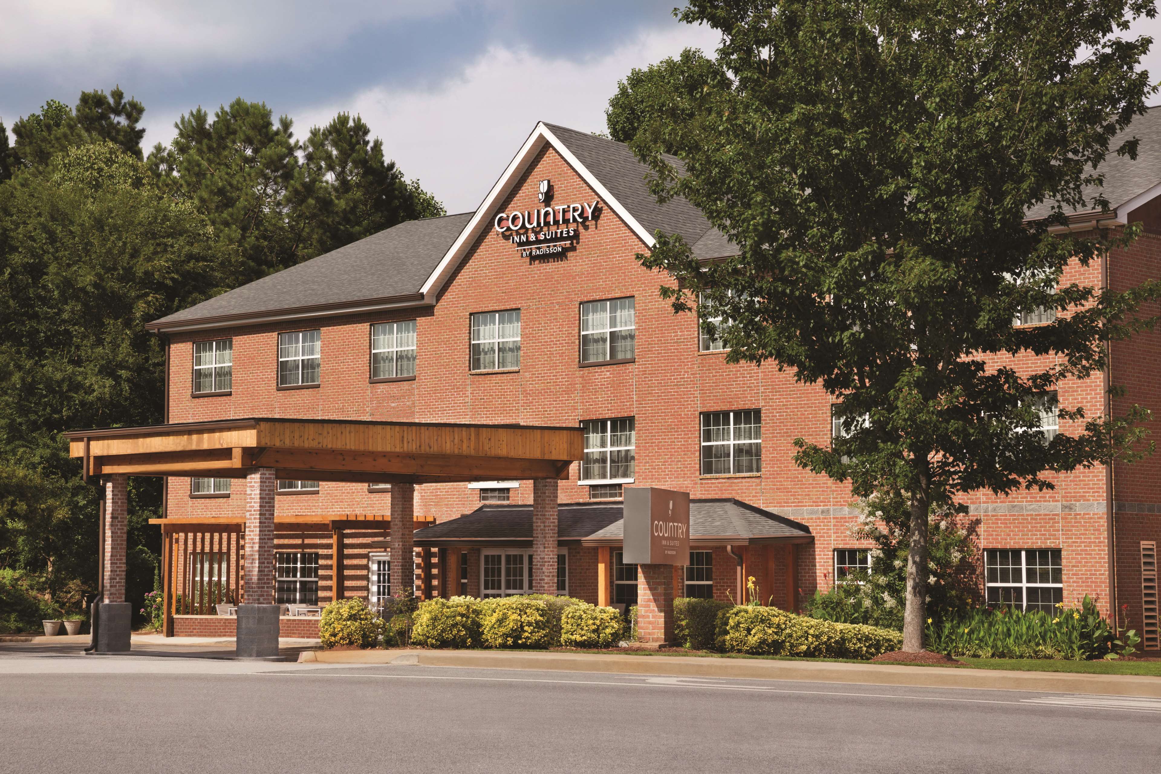 Country Inn & Suites by Radisson, Newnan, GA - Image 1
