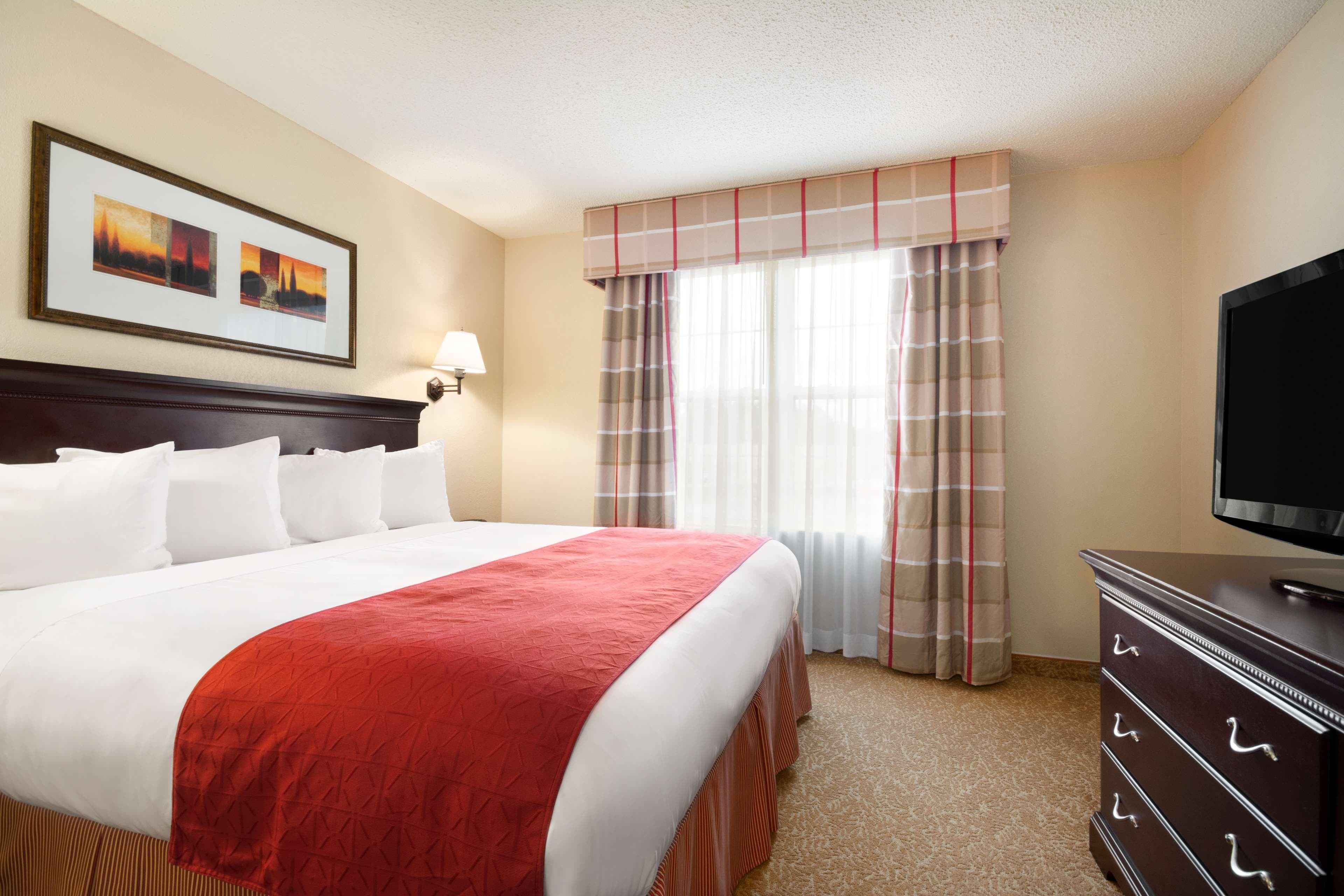 Country Inn & Suites by Radisson, Norcross, GA - Image 2