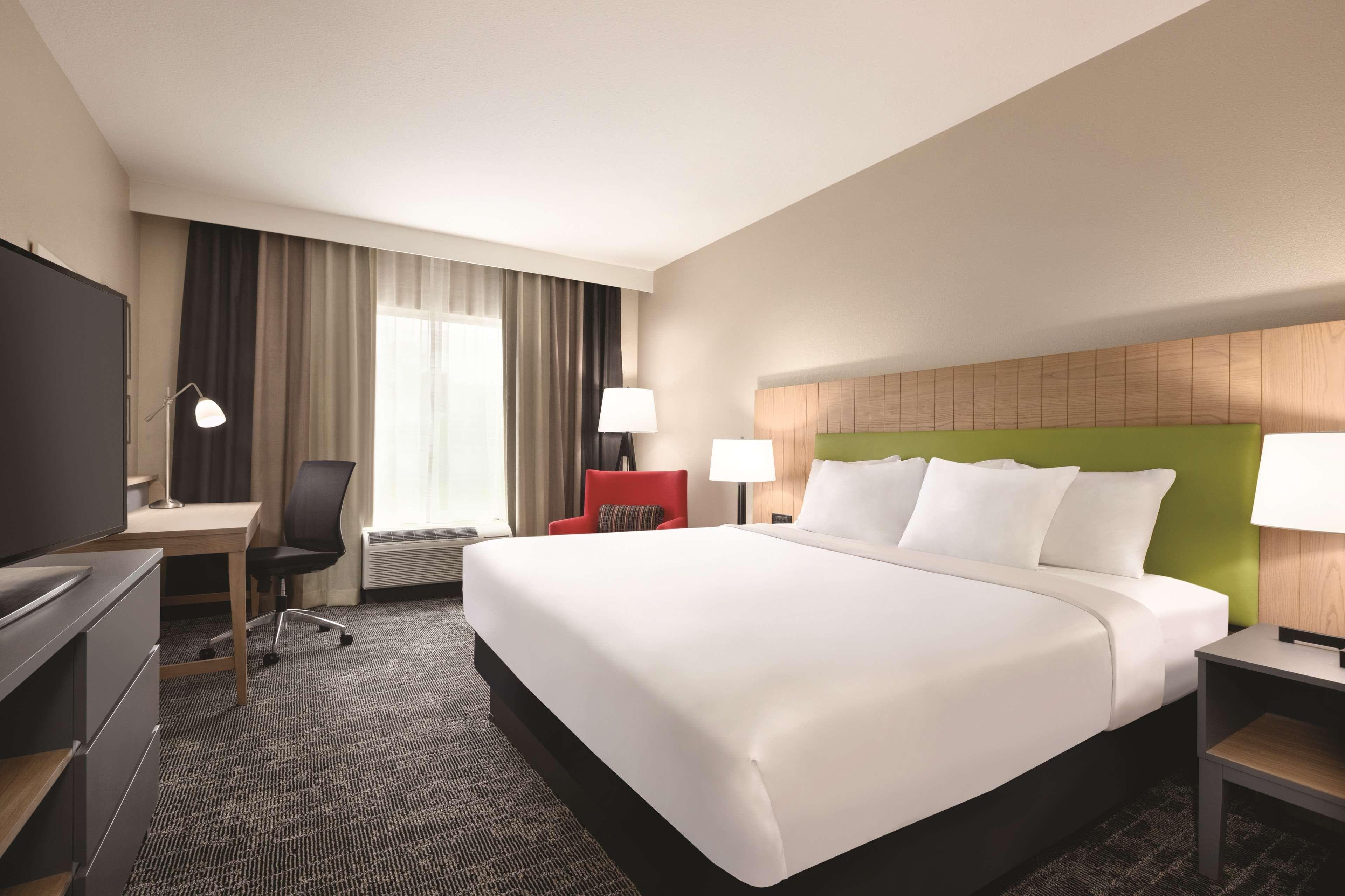 Country Inn & Suites by Radisson, Macon West, GA - Image 2
