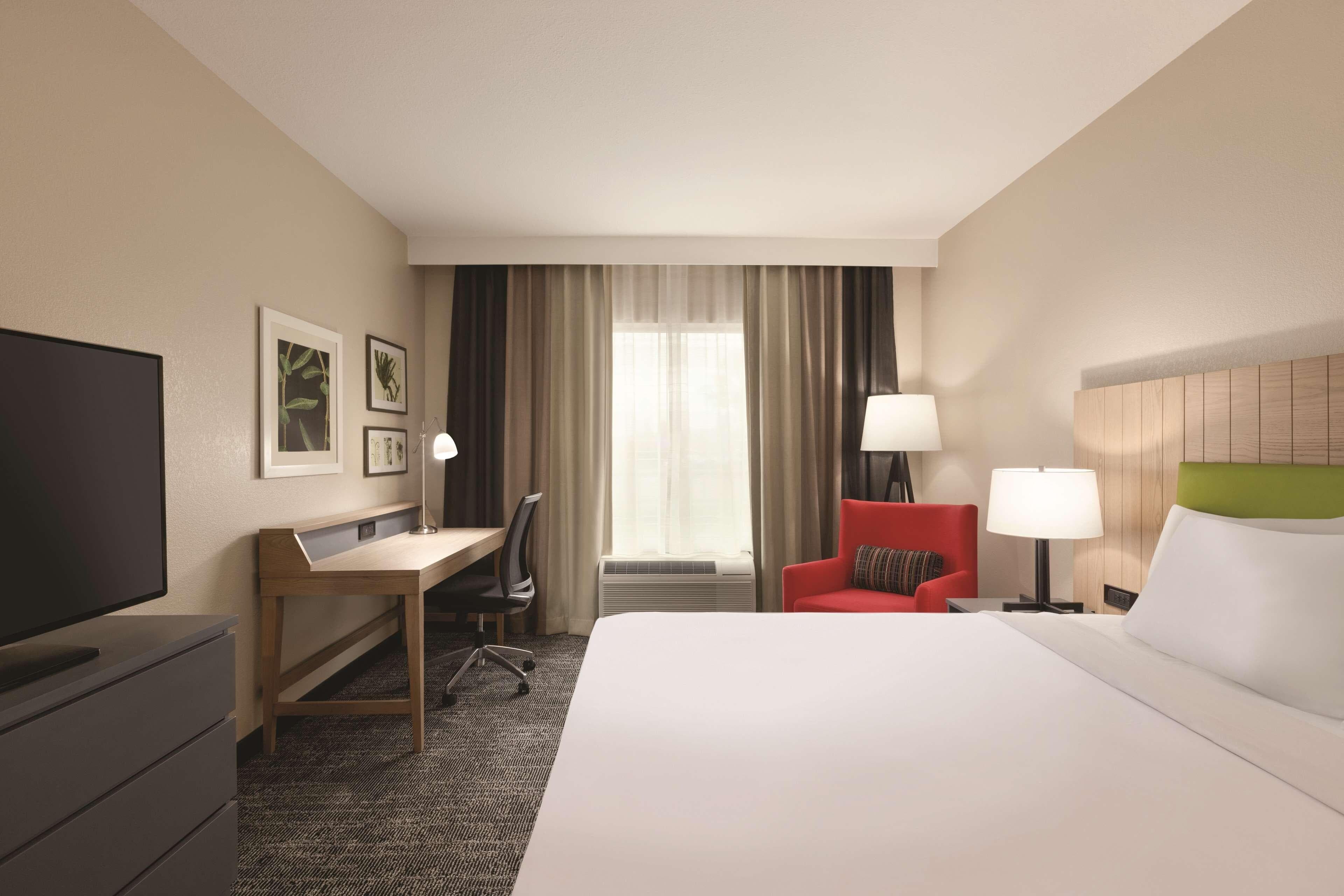 Country Inn & Suites by Radisson, Macon West, GA - Image 3