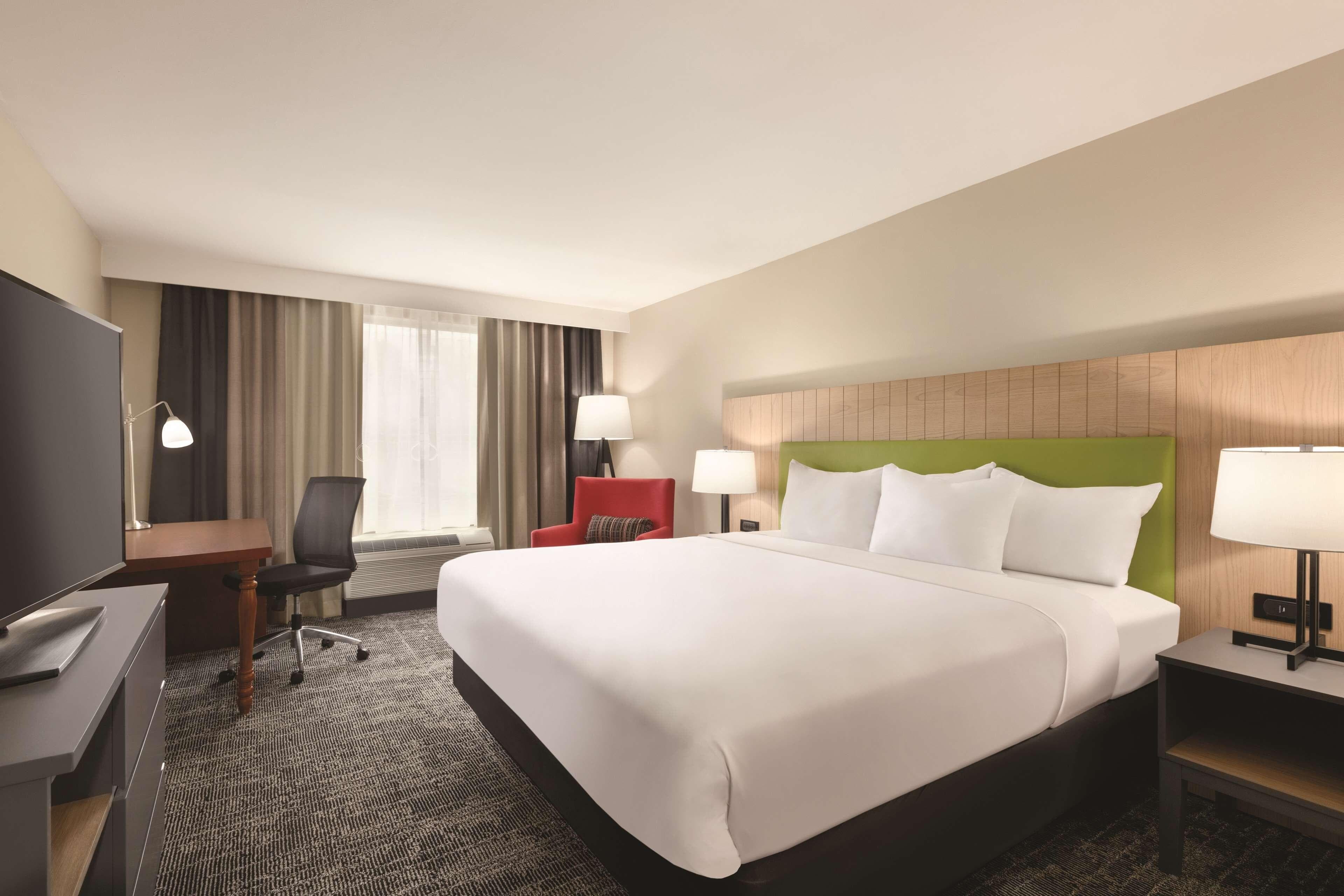 Country Inn & Suites by Radisson, Macon West, GA - Image 4