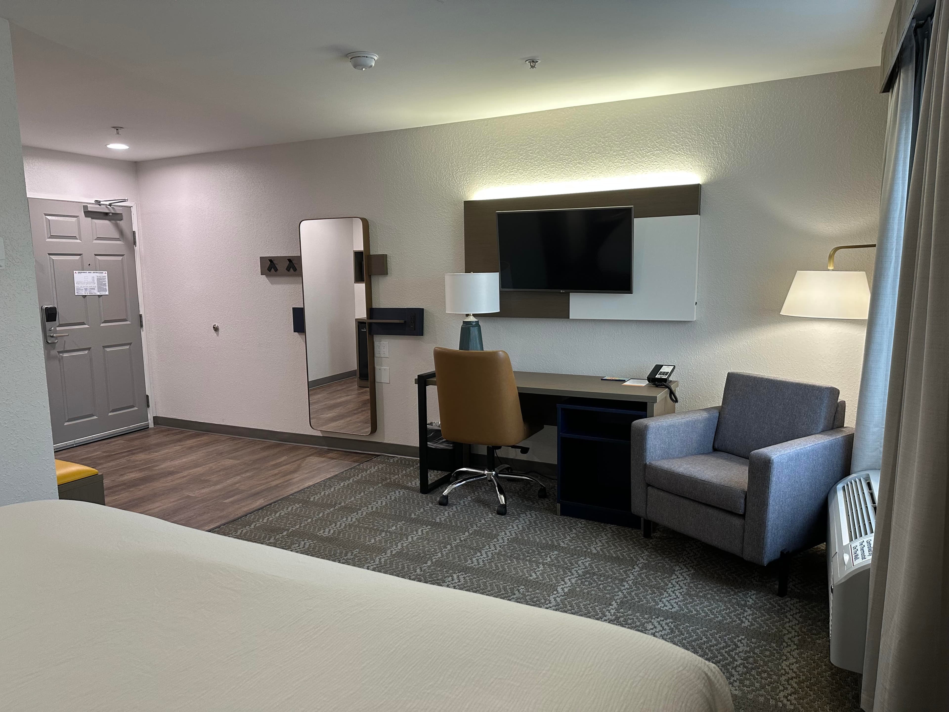 Comfort Inn & Suites Savannah Airport - Image 4