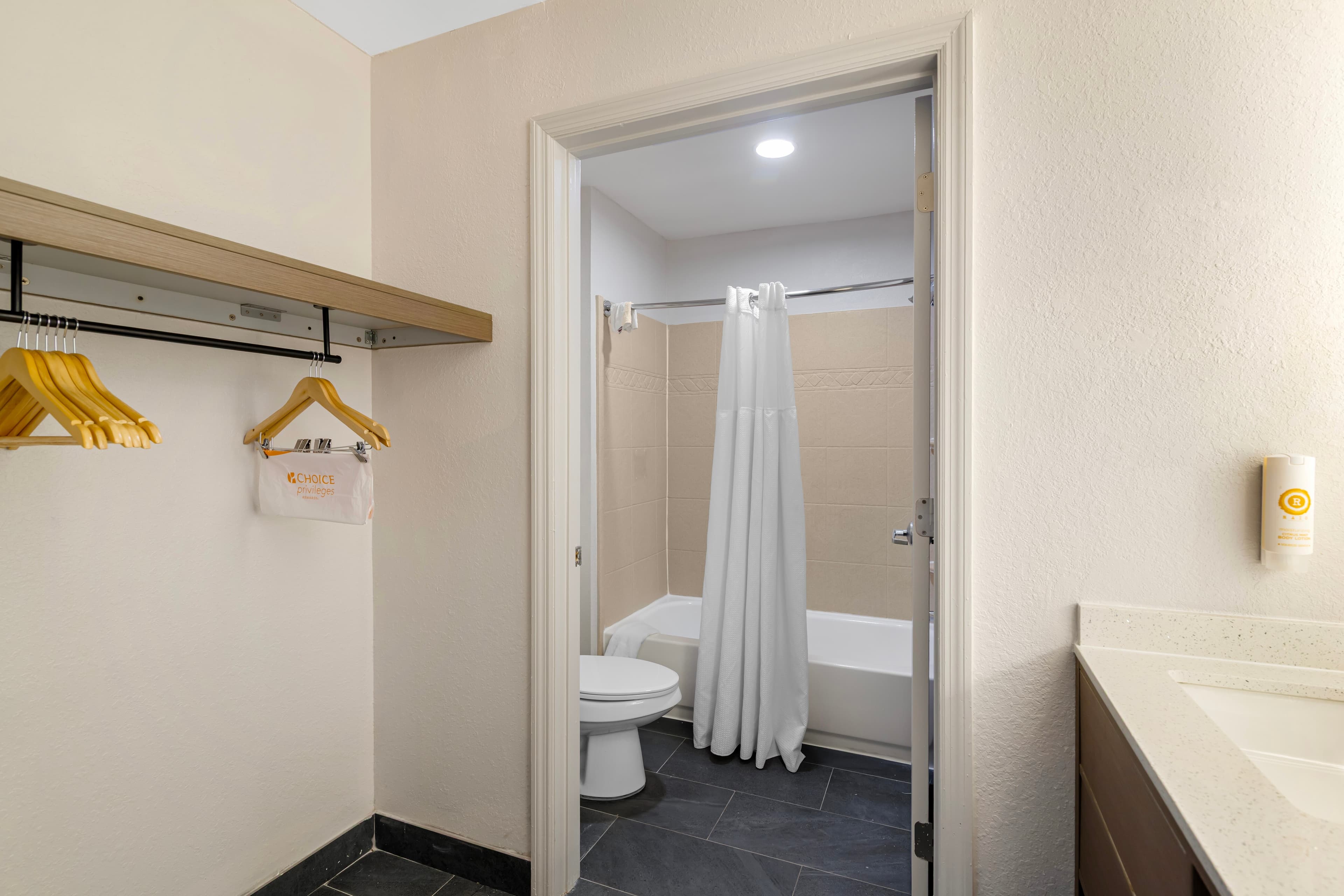 Comfort Inn & Suites Savannah Airport — 17