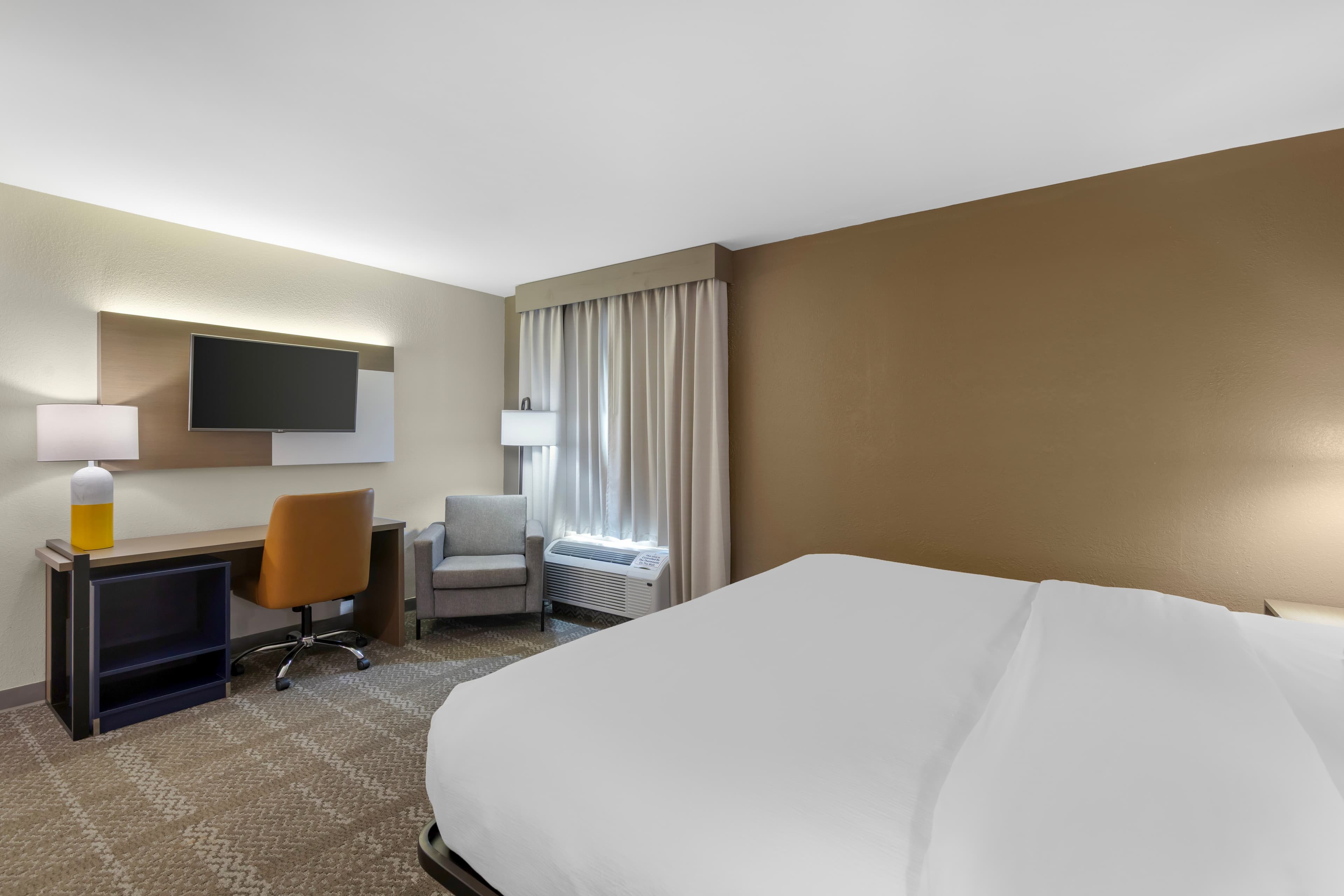 Comfort Inn & Suites Savannah Airport — 12