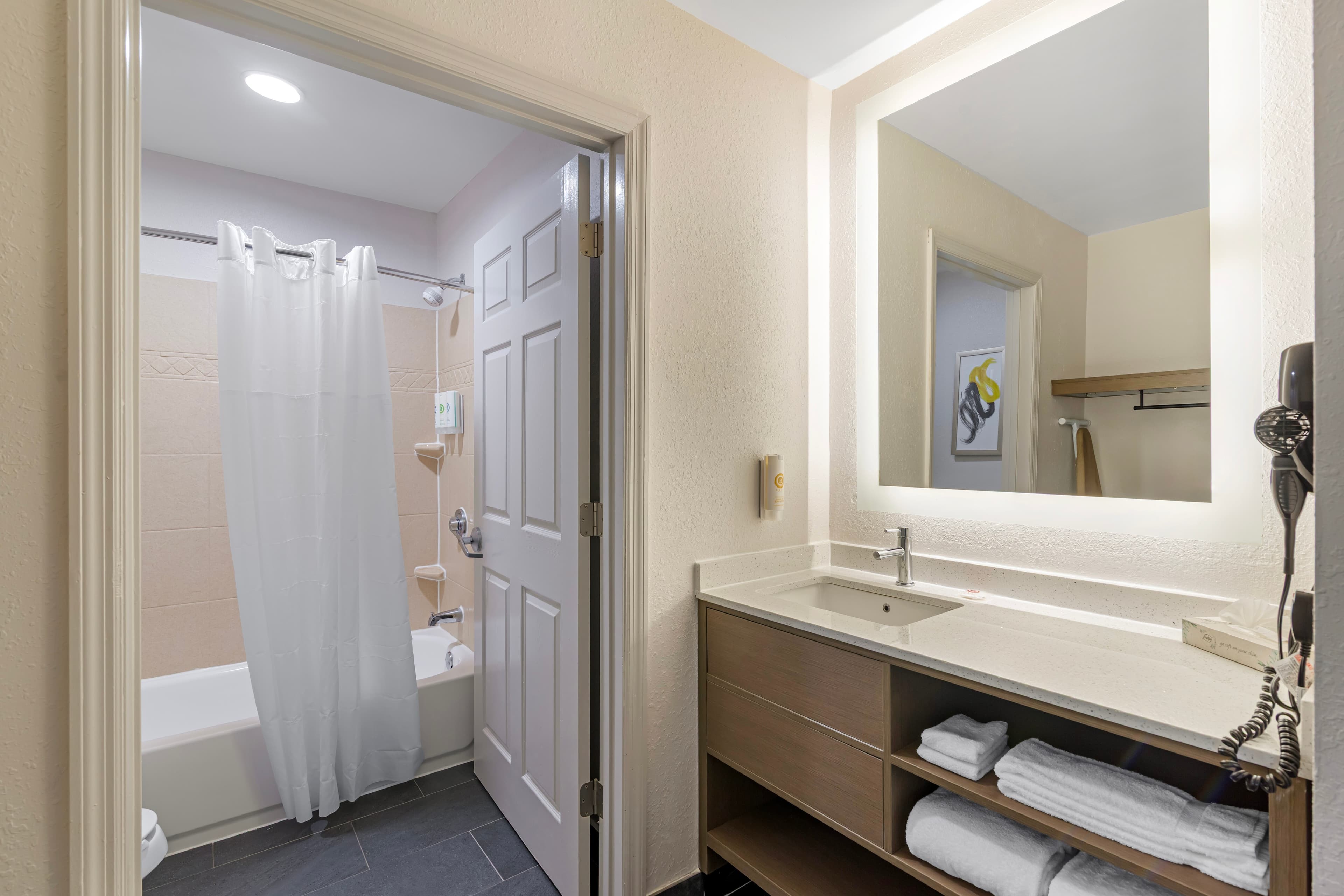 Comfort Inn & Suites Savannah Airport — 13