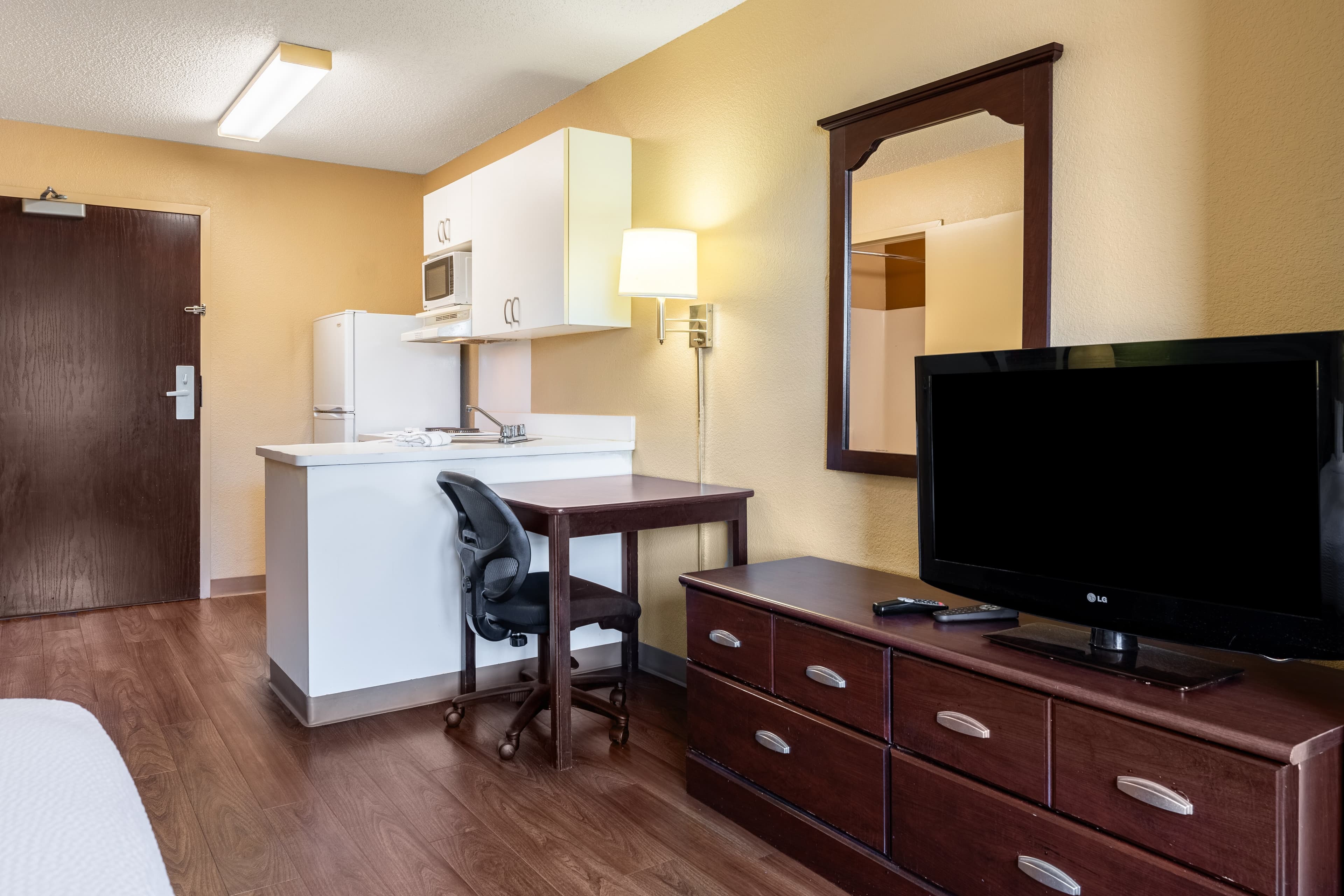 Suburban Studios Columbus Fort Benning Area — 21