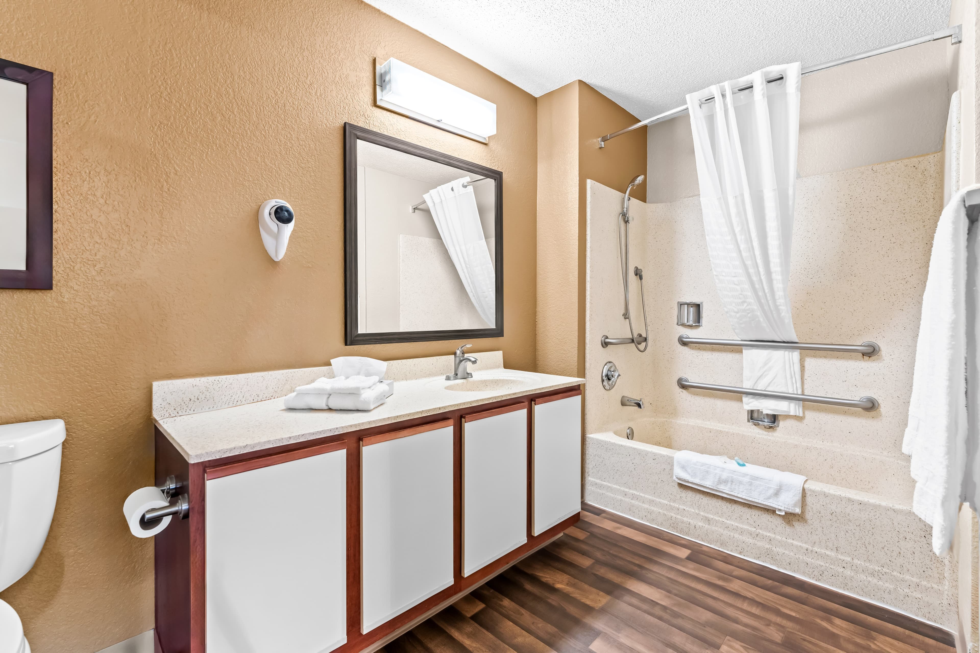 Suburban Studios Macon North — 24