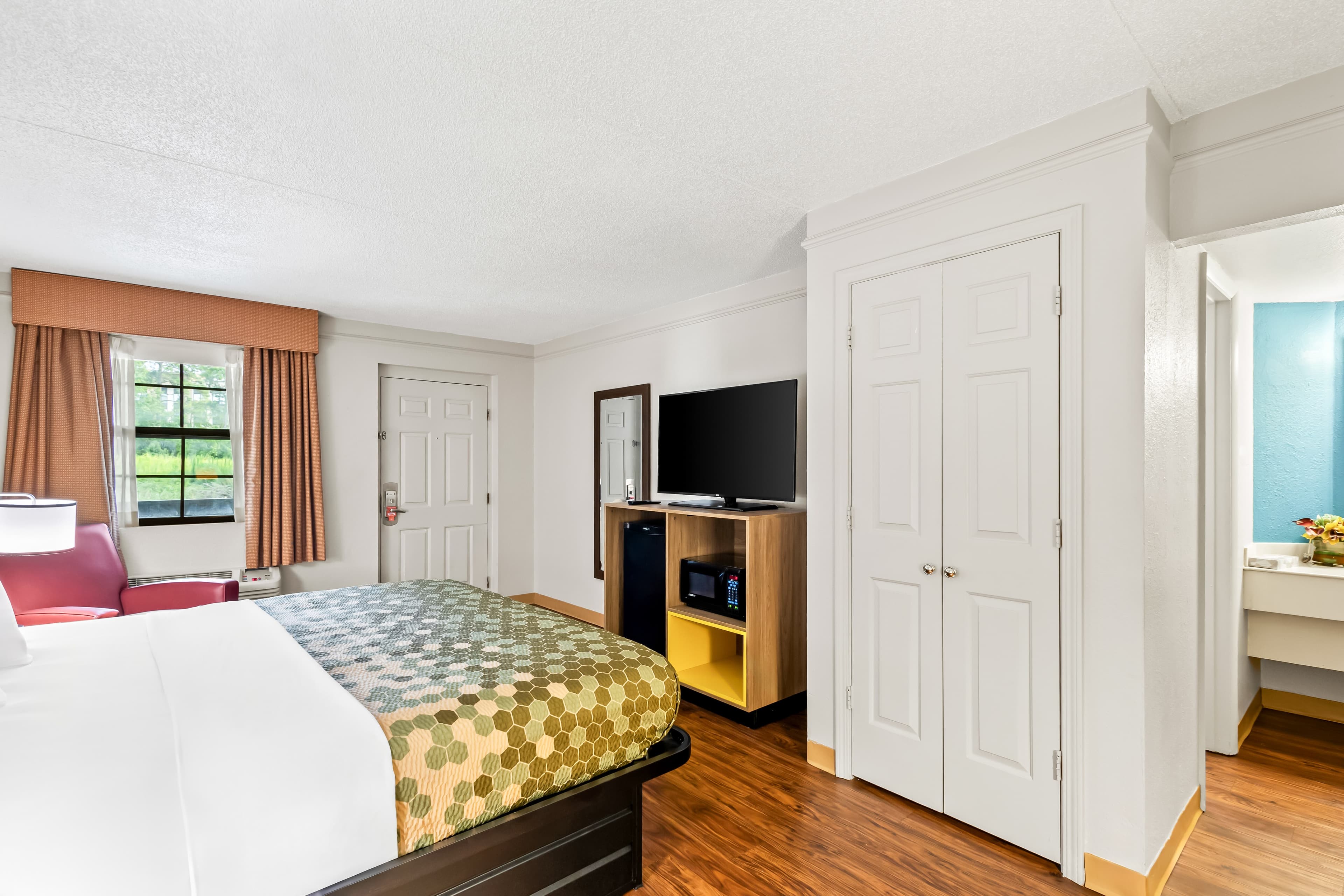 Econo Lodge Augusta North - Washington Road — 9