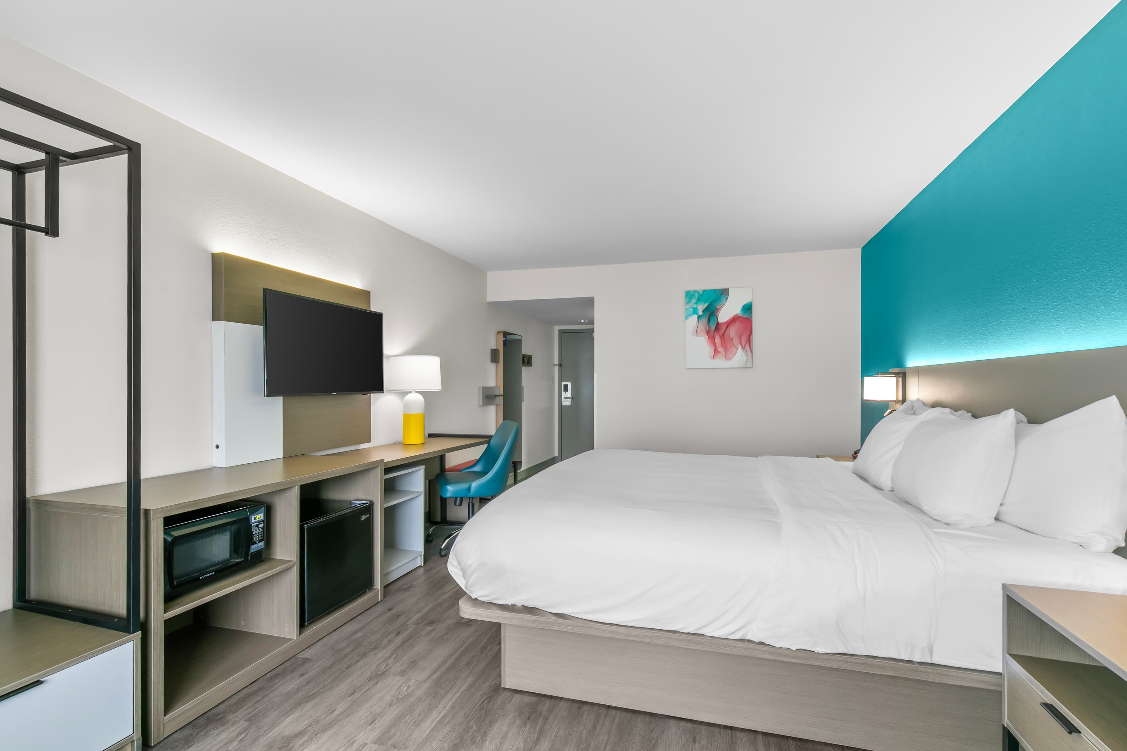 Comfort Inn & Suites — 8